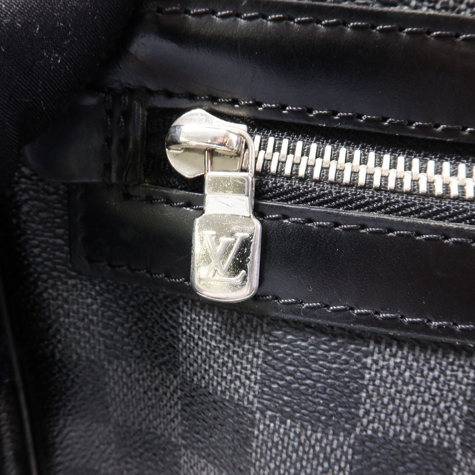 LOUIS VUITTON Damier Graghite Daniel MM肩背袋