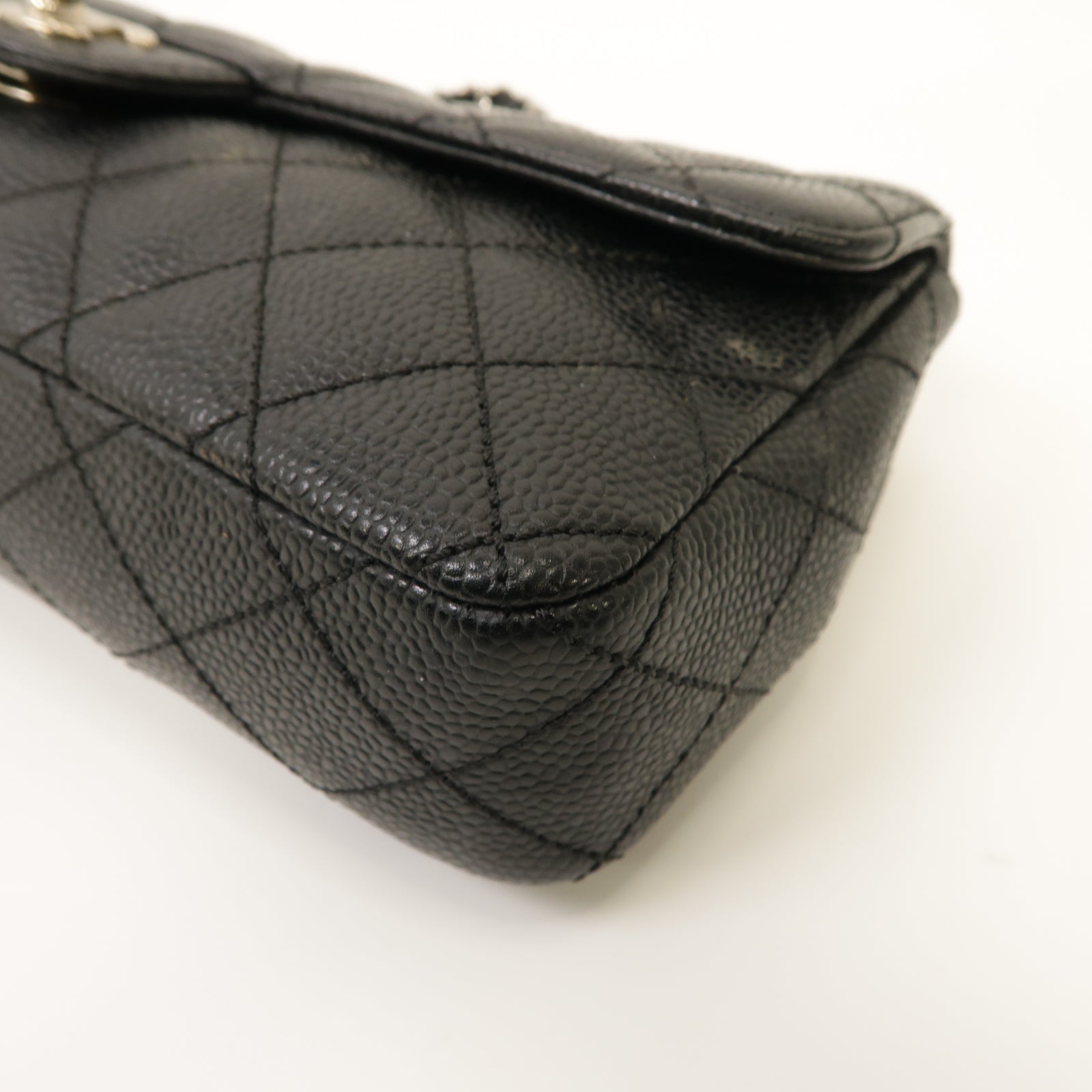 CHANEL 菱格Caviar皮革Chain Shoulder銀扣鏈帶肩背袋黑色