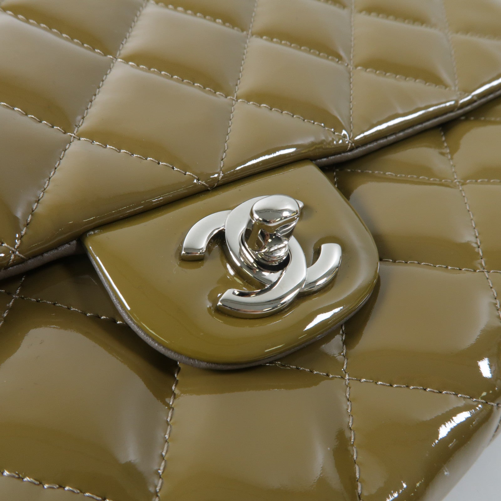 CHANEL 漆皮皮革Shoulder Bag銀扣鏈帶肩背袋