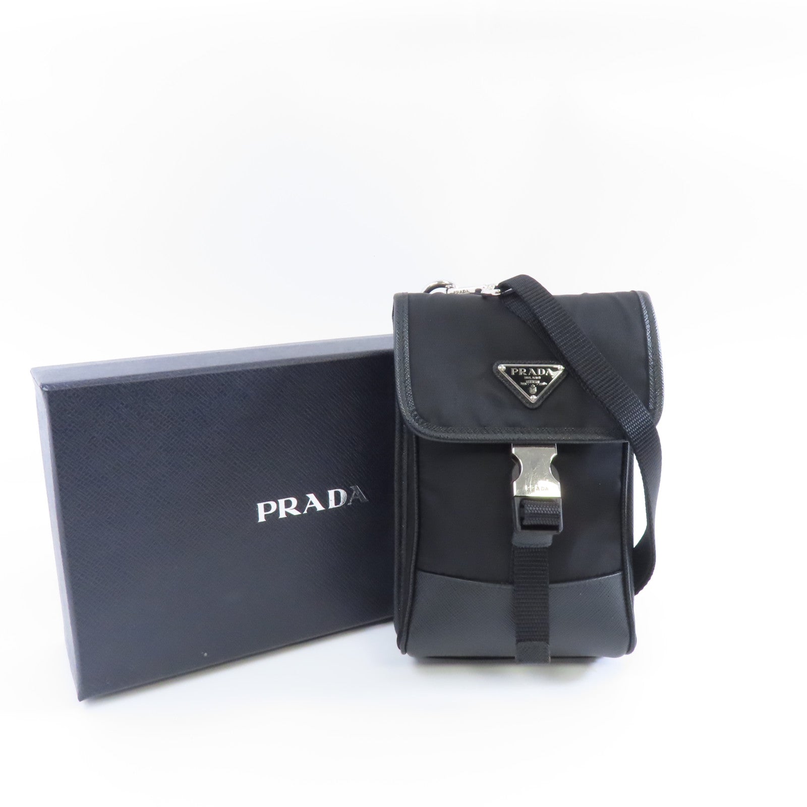 PRADA 尼龍/皮革Phone Holder Shoulder Bag銀扣手機袋斜孭袋黑色