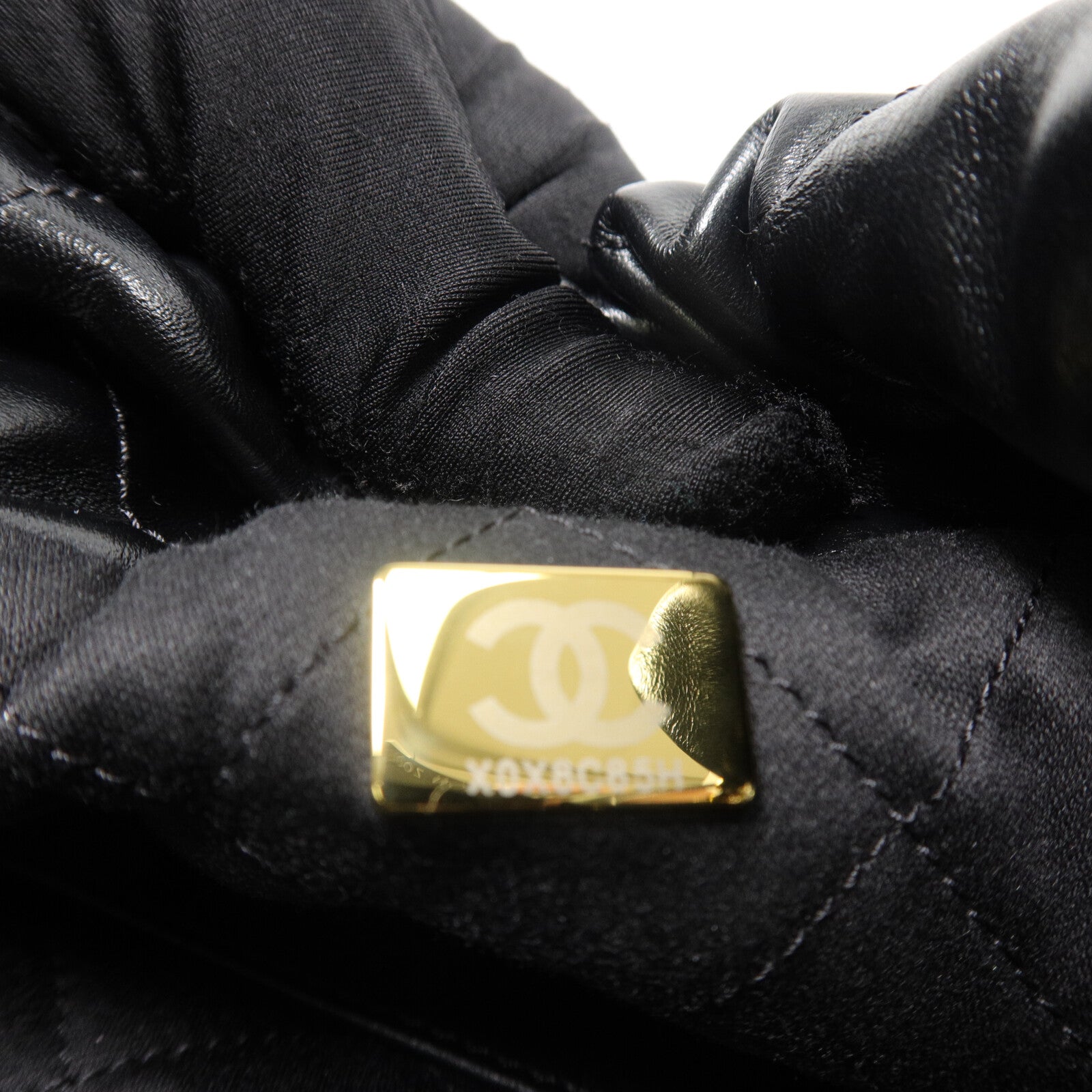 CHANEL 牛皮皮革Chanel 22 Mini鏈帶肩背袋