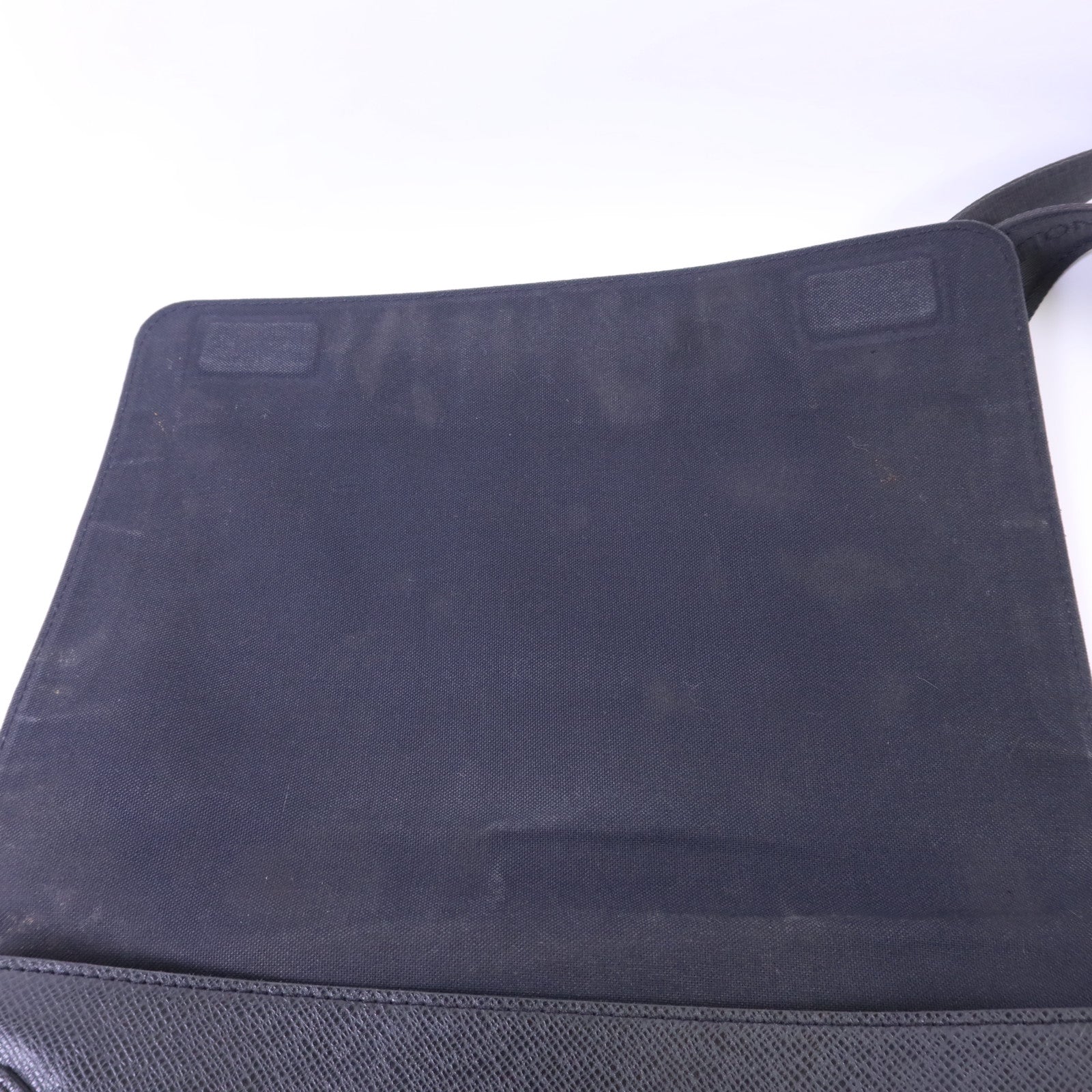 LOUIS VUITTON Taiga Roman MM銀扣肩背袋