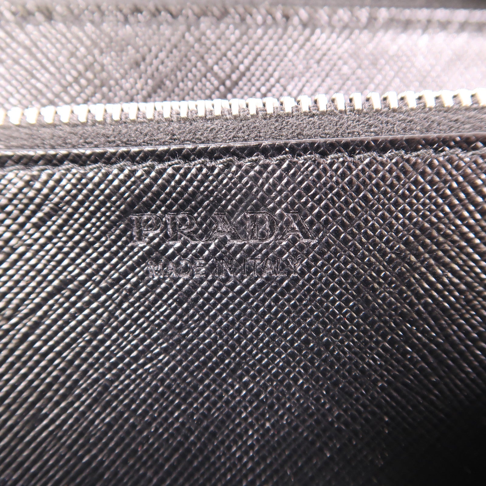 PRADA 牛皮皮革Long Wallet銀扣長錢包