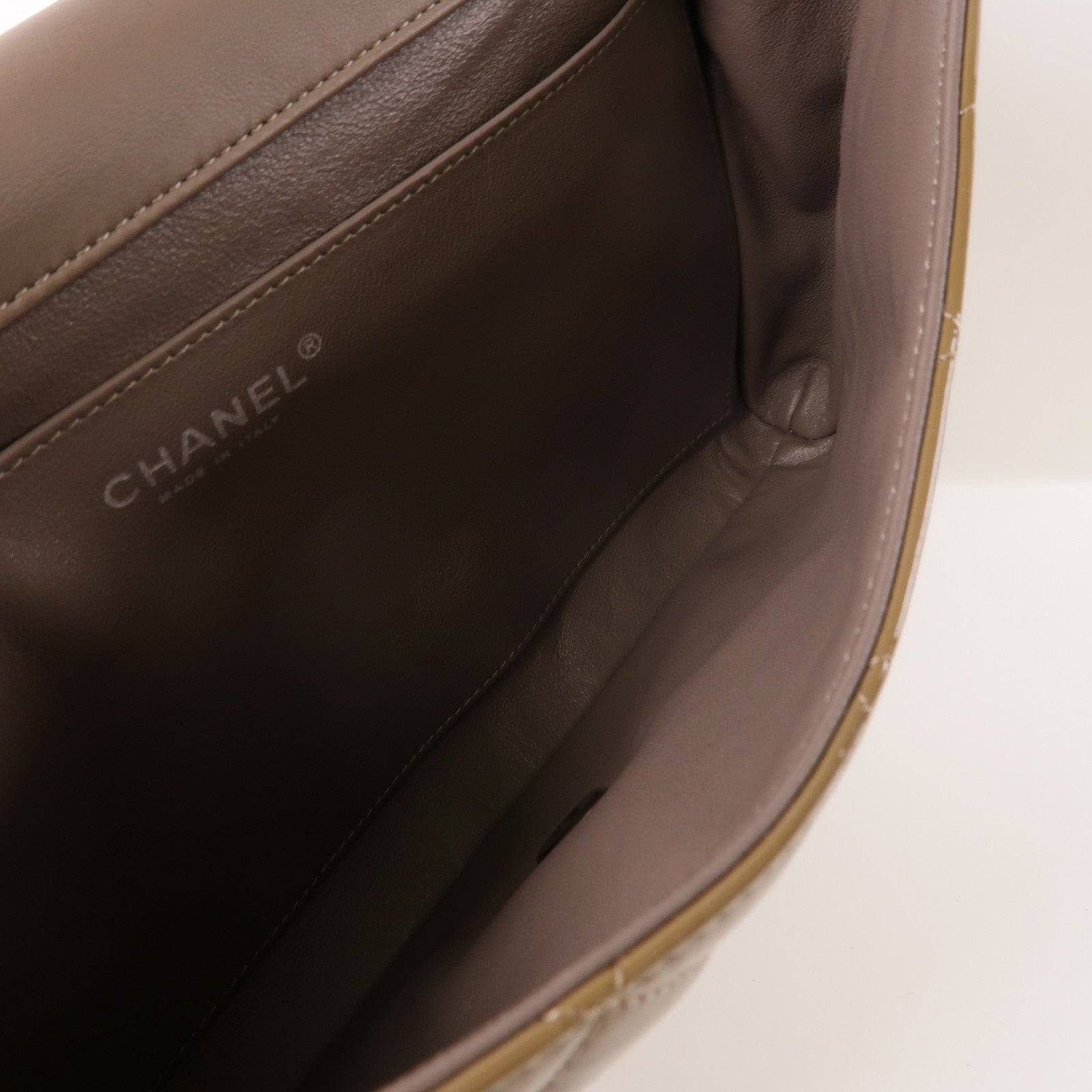 CHANEL 漆皮皮革Shoulder Bag銀扣鏈帶肩背袋