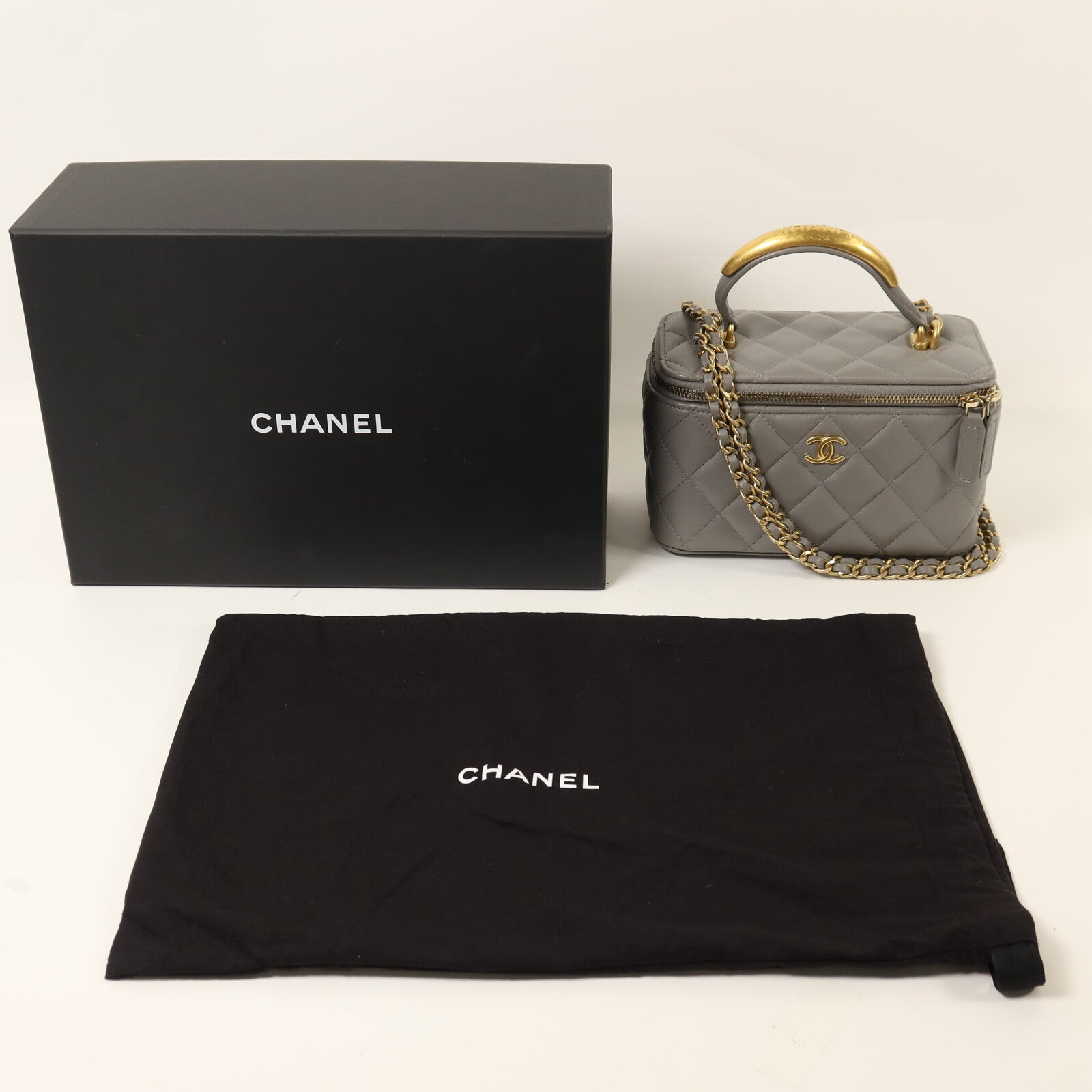 CHANEL 羊皮皮革Vanity Case金扣鏈帶手挽肩背兩用袋