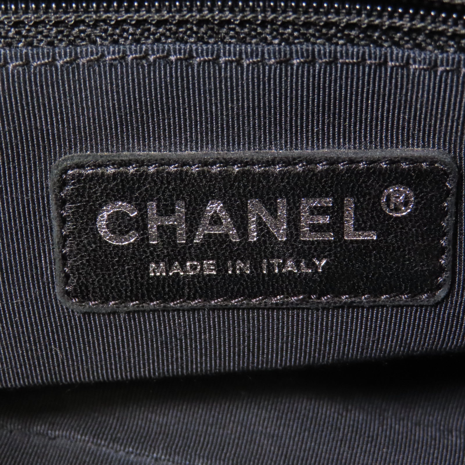 CHANEL 羊皮皮革Bubble Chain Shoulder Bag銀扣鏈帶肩背袋