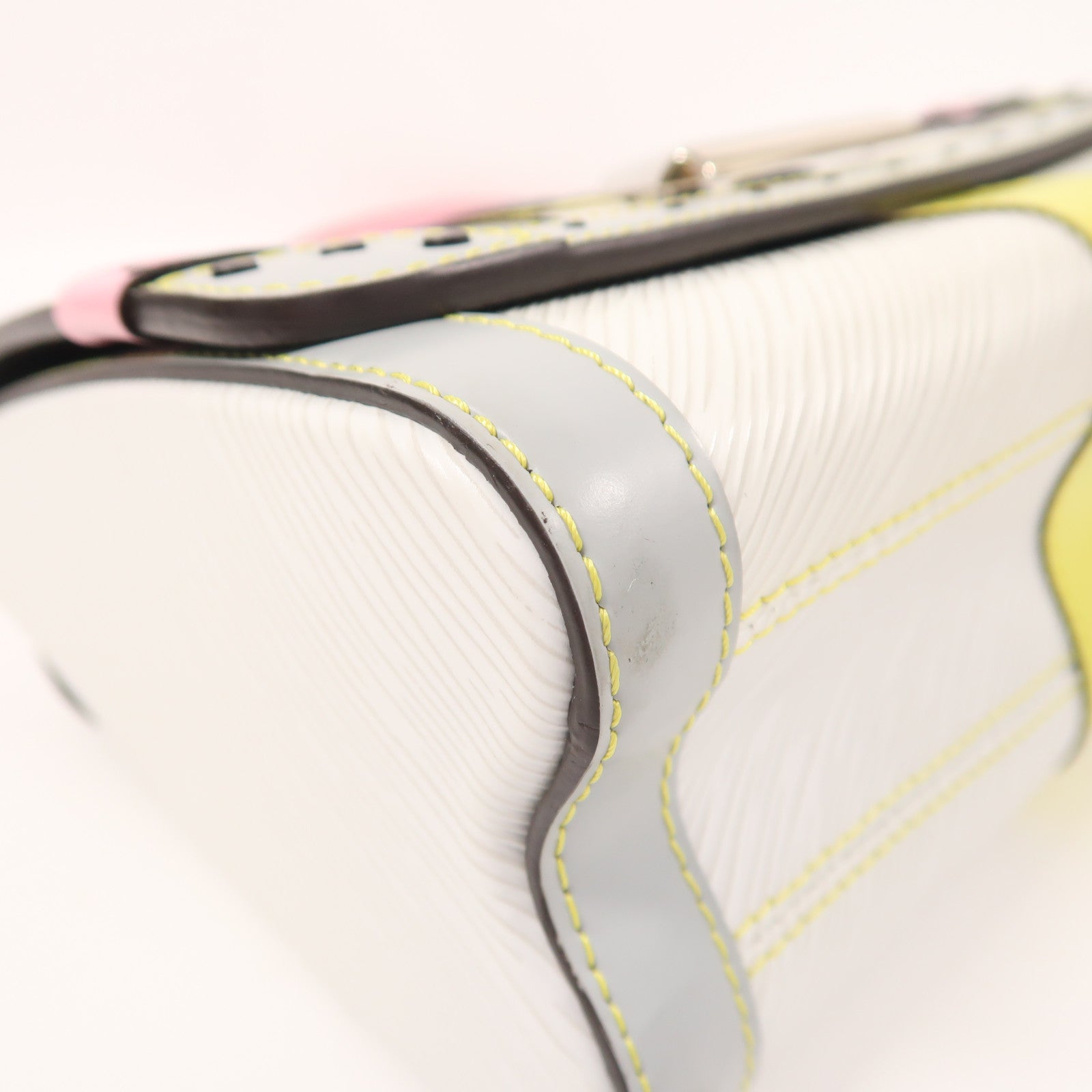 LOUIS VUITTON Epi Twist MM銀扣鏈帶肩背袋