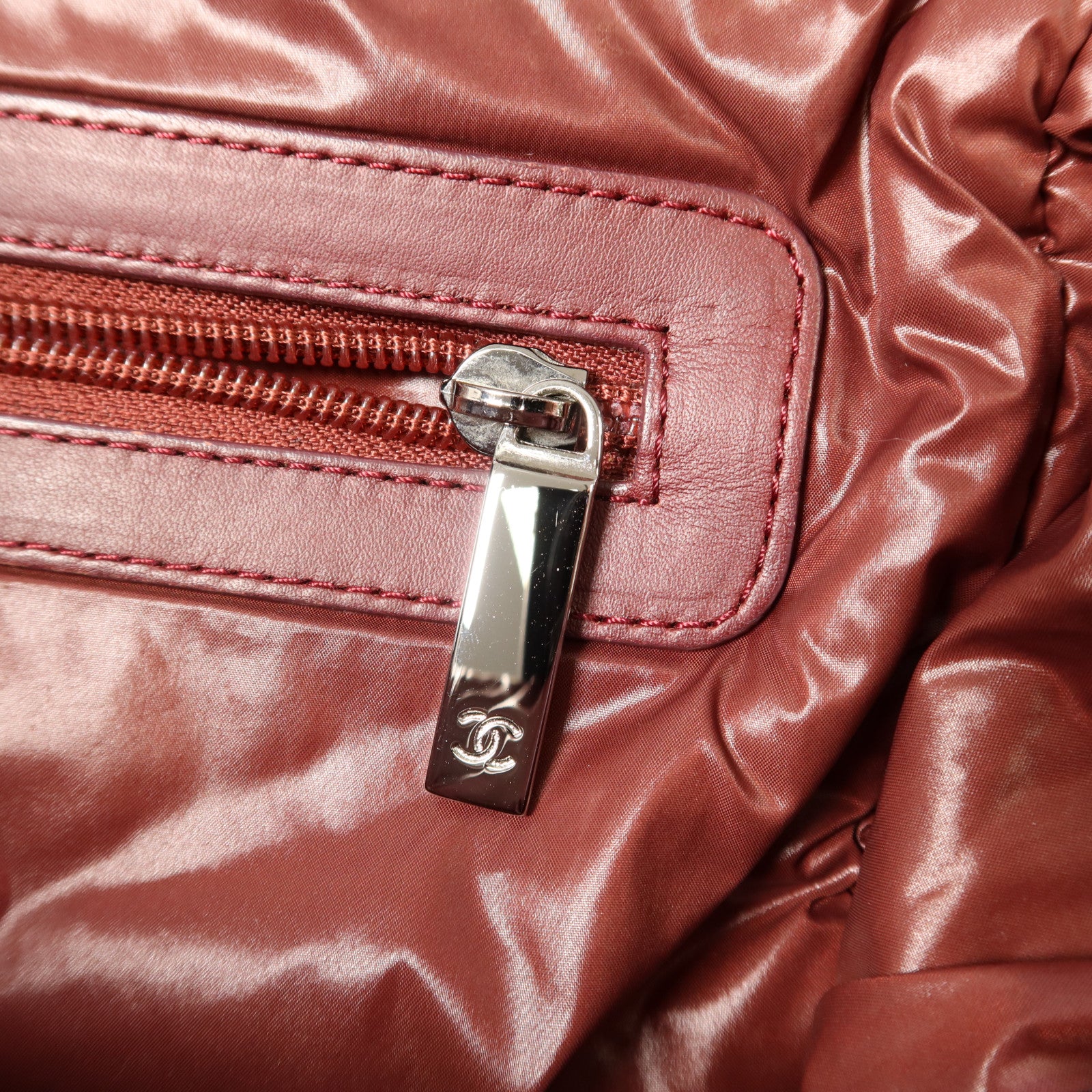 CHANEL 尼龍Coco Cocoon銀扣肩背袋