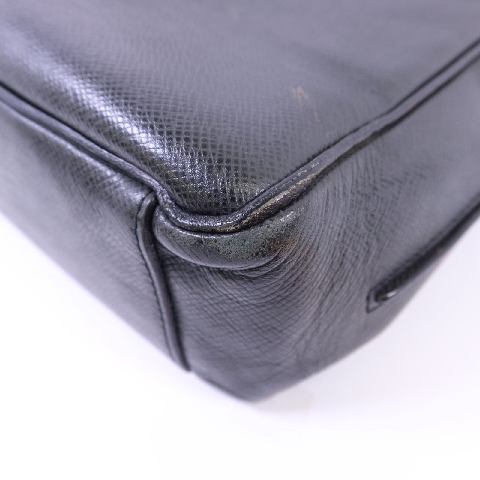 LOUIS VUITTON Taiga Roman MM銀扣肩背袋