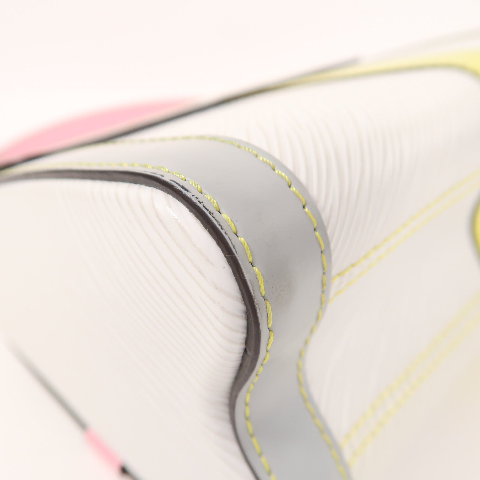 LOUIS VUITTON Epi Twist MM銀扣鏈帶肩背袋