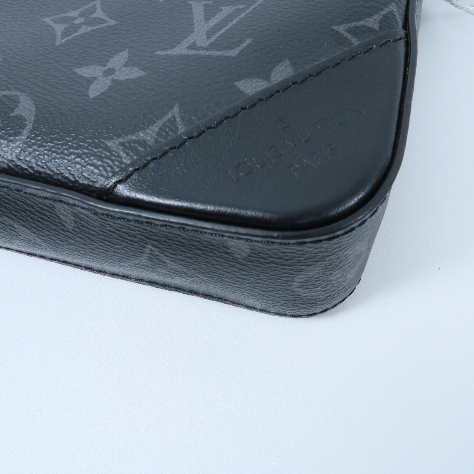 LOUIS VUITTON Monogram Eclipse Reverse Trio Messenger肩背袋