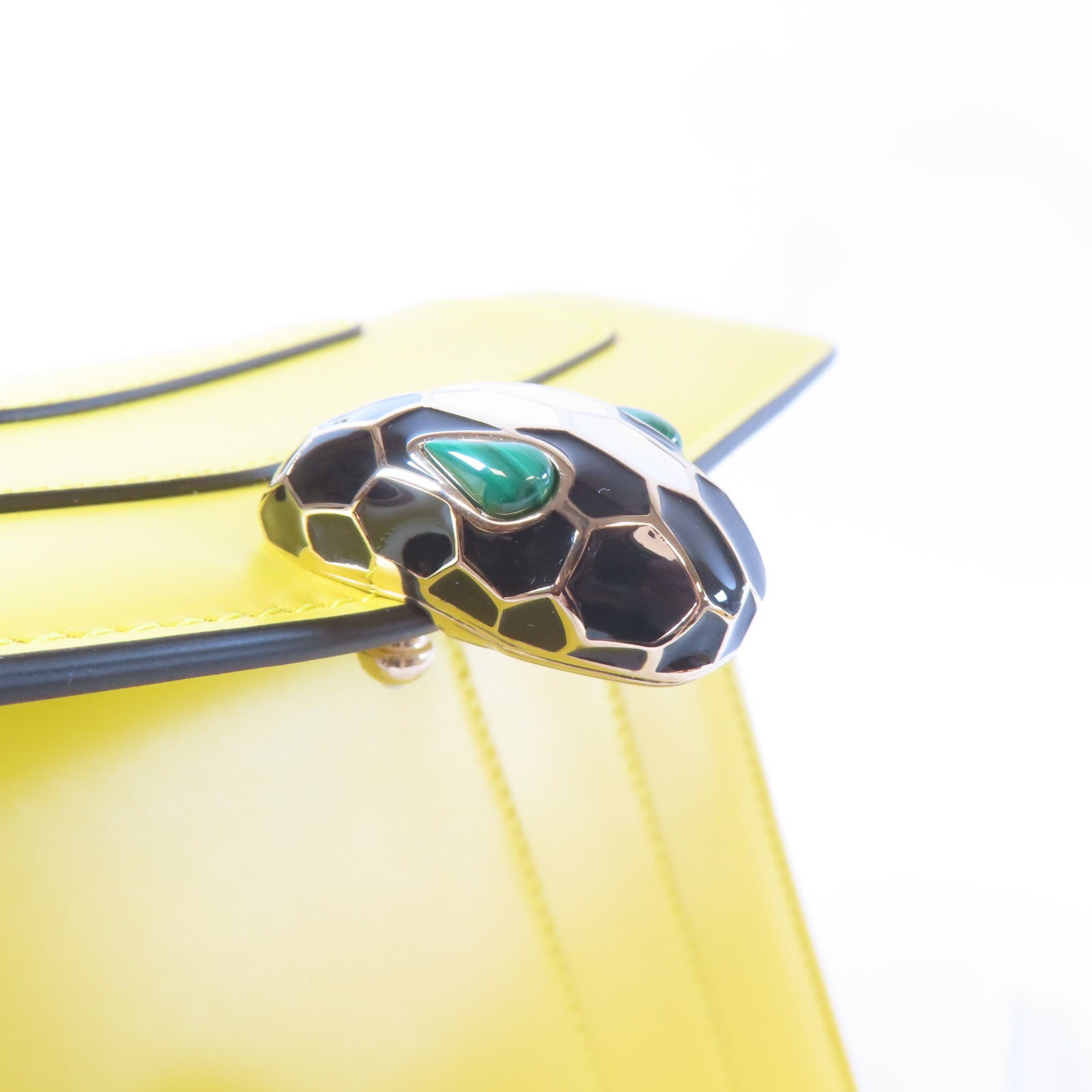 BVLGARI 牛皮皮革Serpenti金扣鏈帶肩背袋黃色