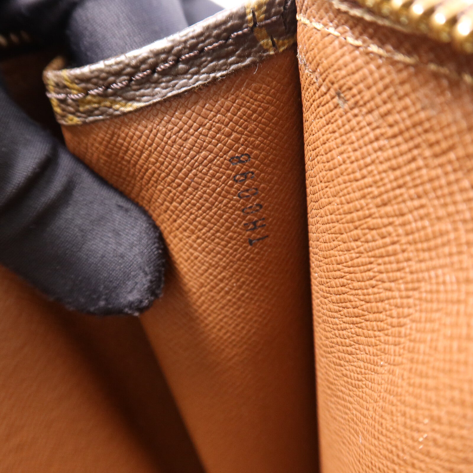 LOUIS VUITTON Monogram Poche Document Briefcase金扣手提包