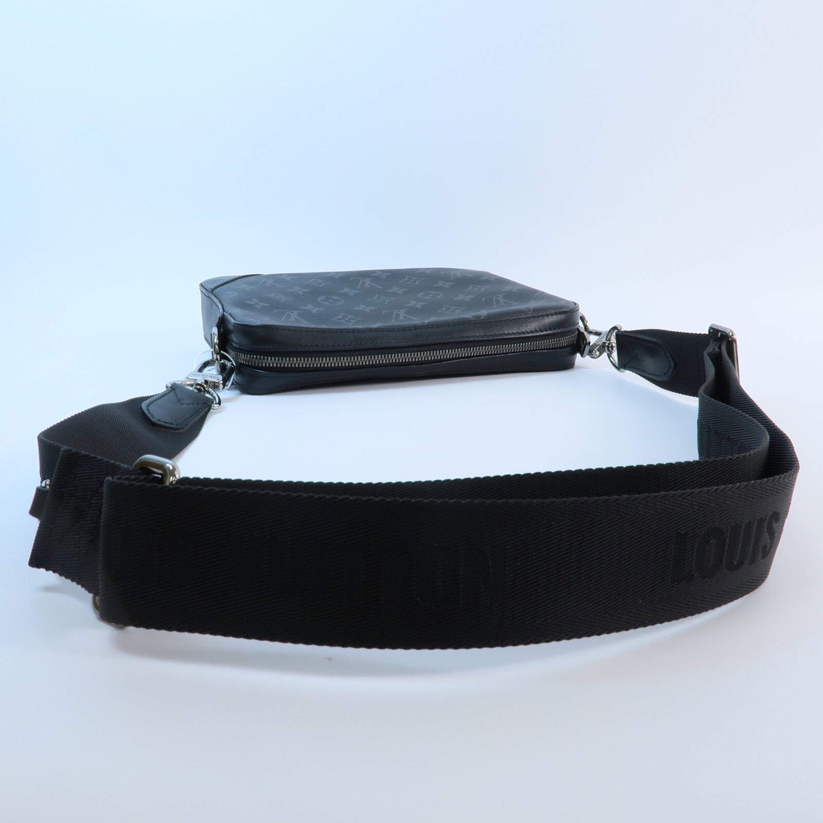 LOUIS VUITTON Monogram Eclipse Reverse Trio Messenger肩背袋