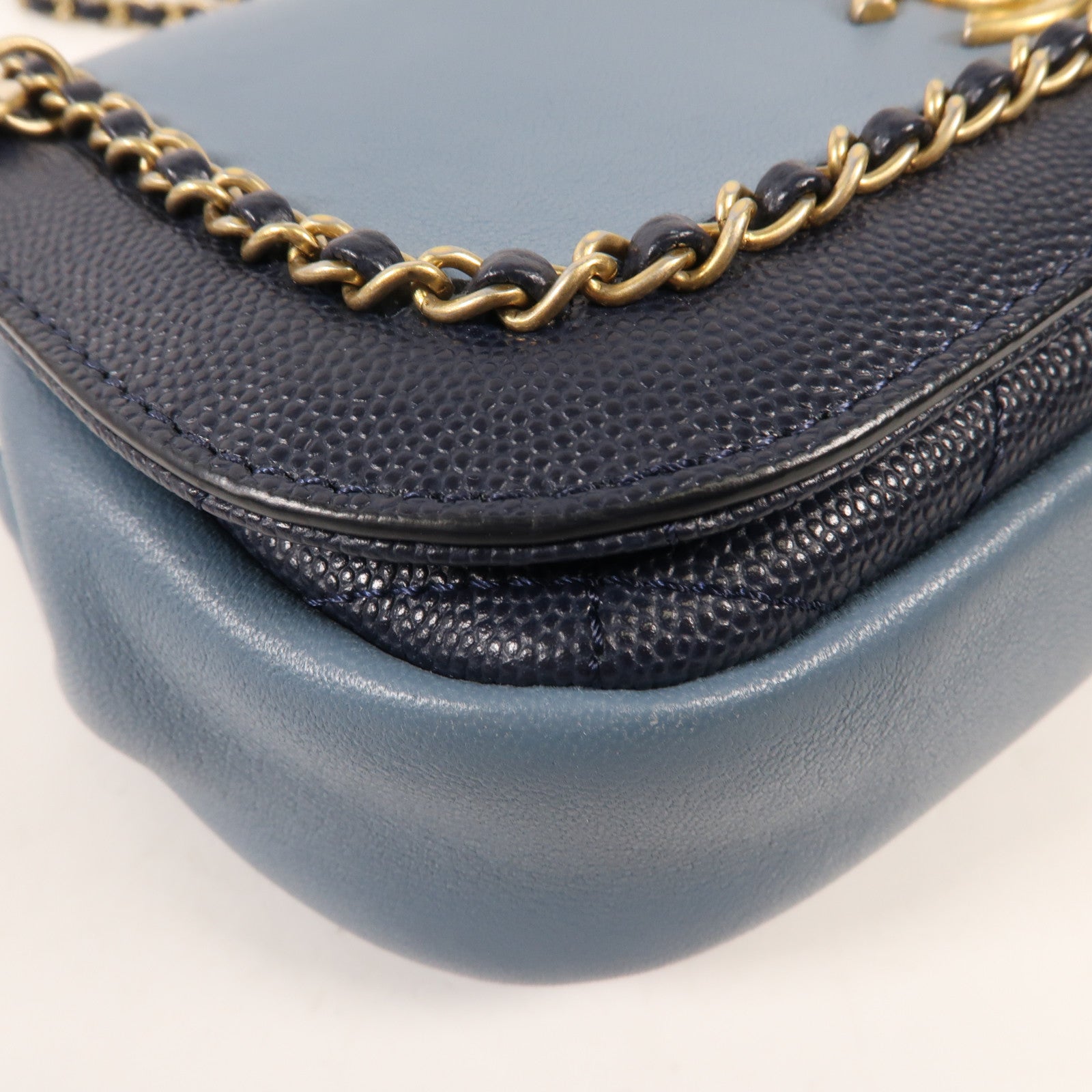 CHANEL 牛皮皮革Chain Shoulder金扣鏈帶肩背袋