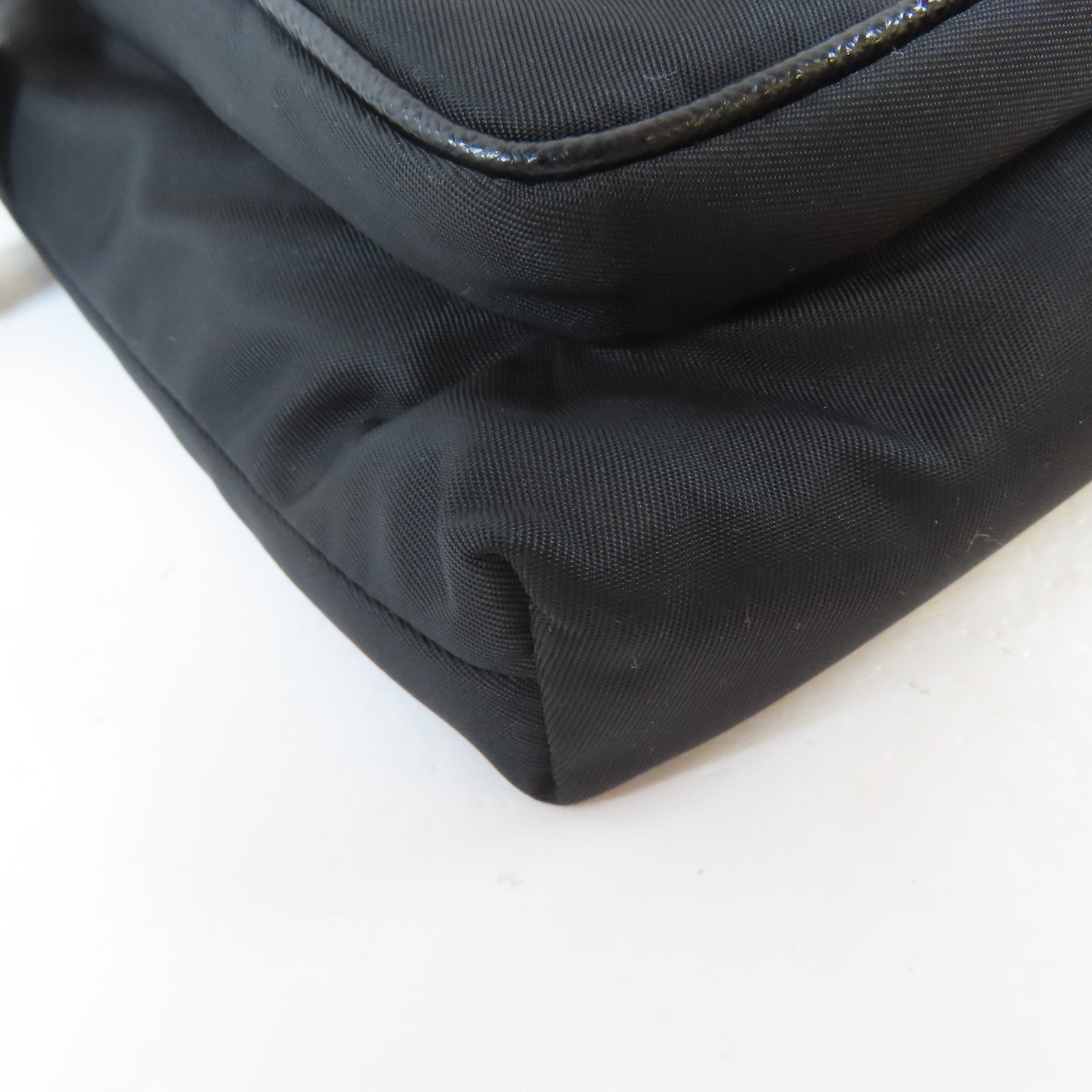 PRADA 尼龍Shoulder Bag銀扣肩背袋黑色
