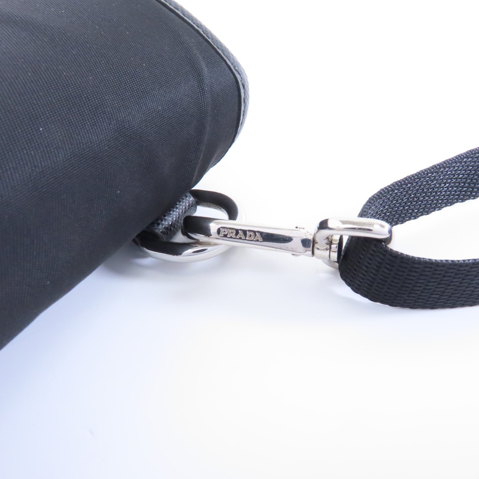 PRADA 尼龍/皮革Phone Holder Shoulder Bag銀扣手機袋斜孭袋黑色