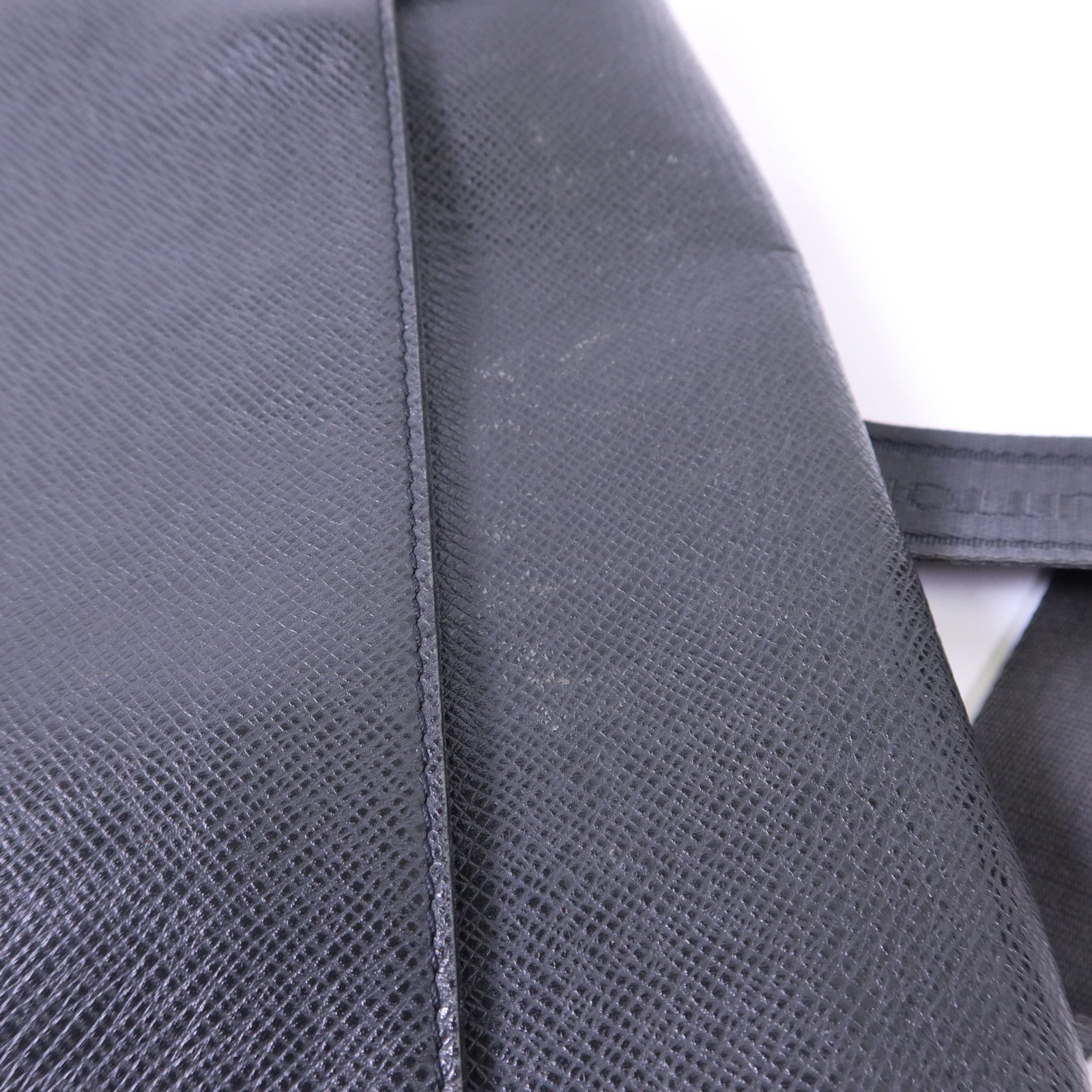 LOUIS VUITTON Taiga Roman MM銀扣肩背袋