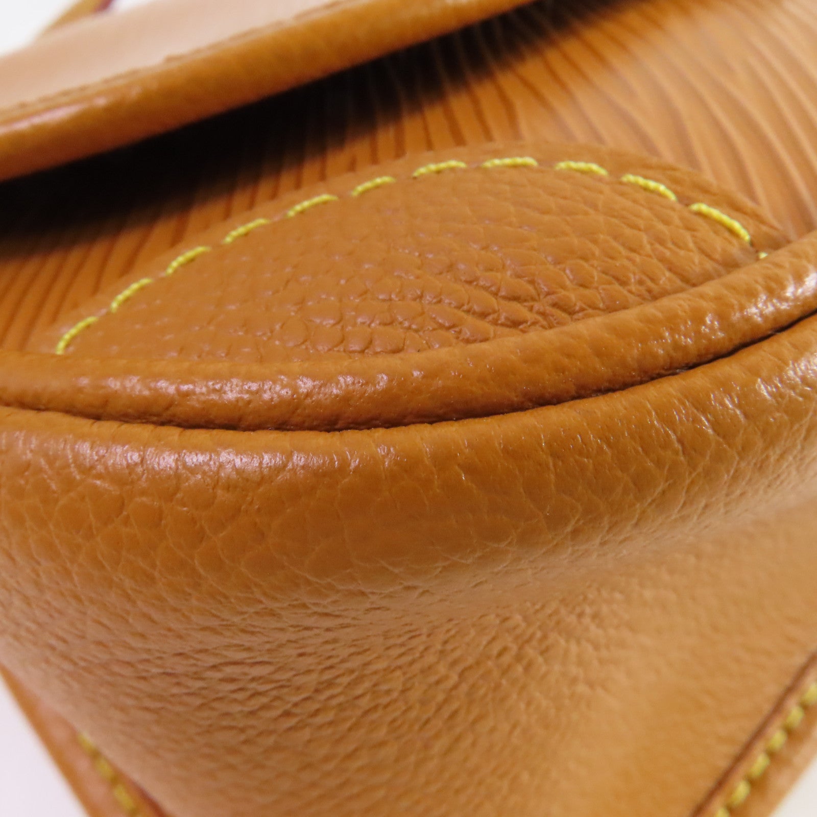 LOUIS VUITTON Epi Buci Shoulder Bag銀扣肩背袋蜜黃色
