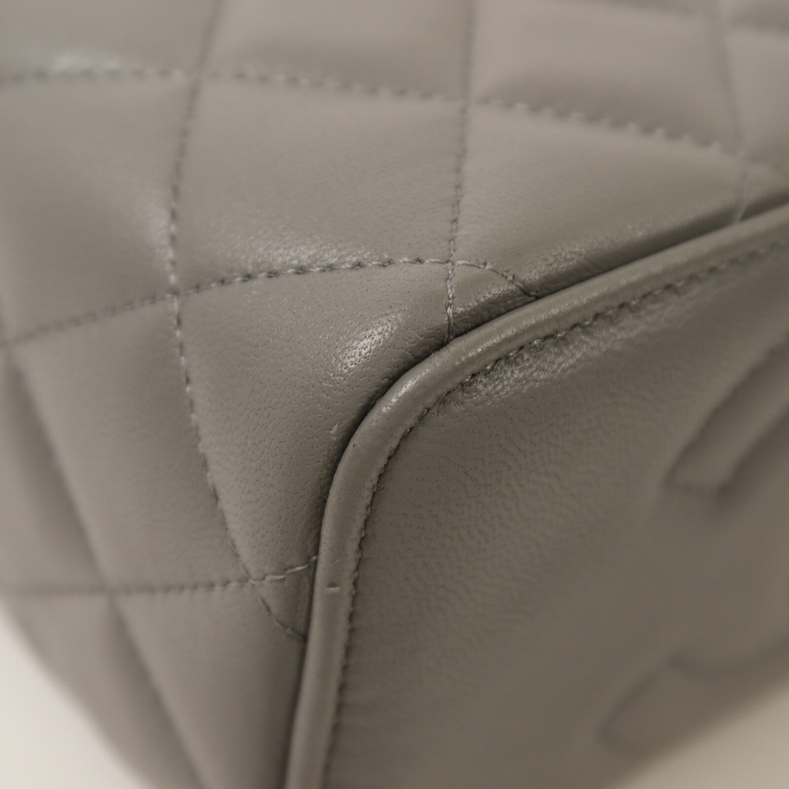 CHANEL 羊皮皮革Vanity Case金扣鏈帶手挽肩背兩用袋