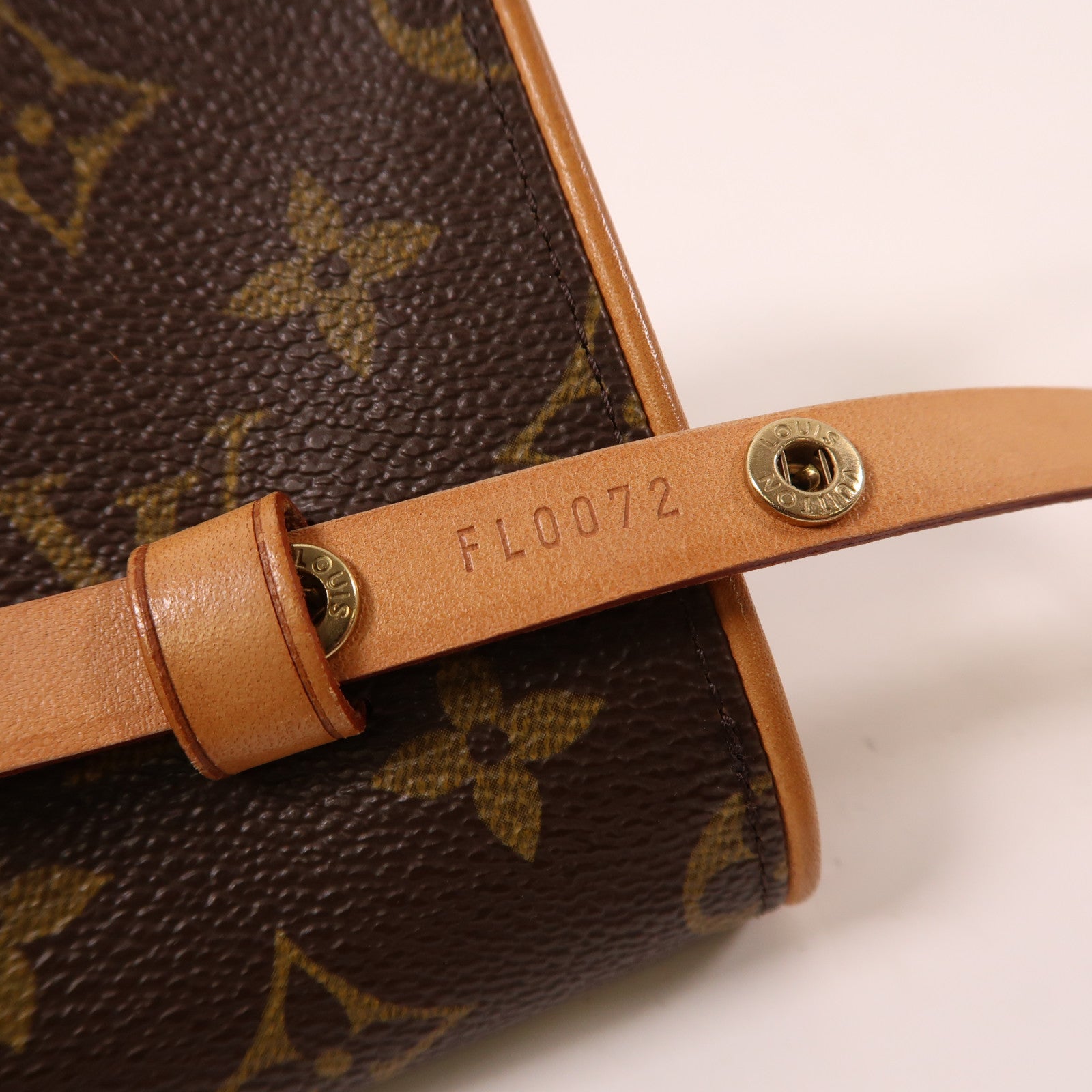 LOUIS VUITTON 【激減優惠】Monogram Pochette Florentine金扣腰包棕色