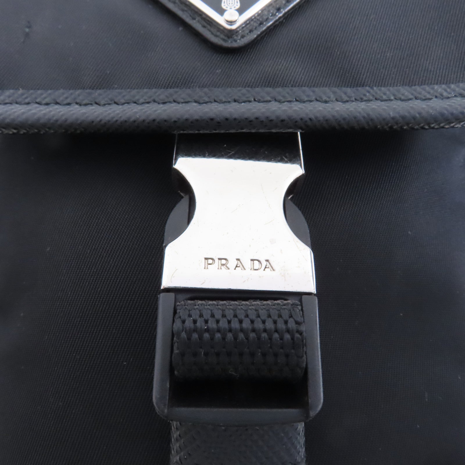 PRADA 尼龍/皮革Phone Holder Shoulder Bag銀扣手機袋斜孭袋黑色