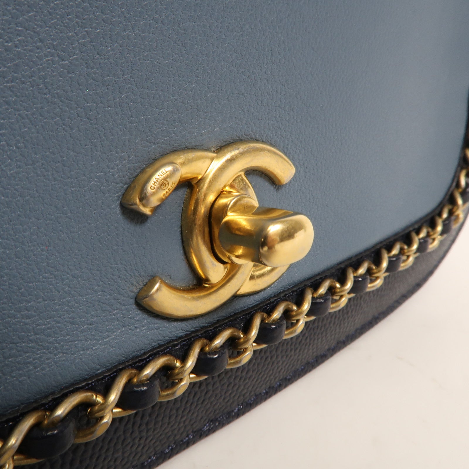 CHANEL 牛皮皮革Chain Shoulder金扣鏈帶肩背袋