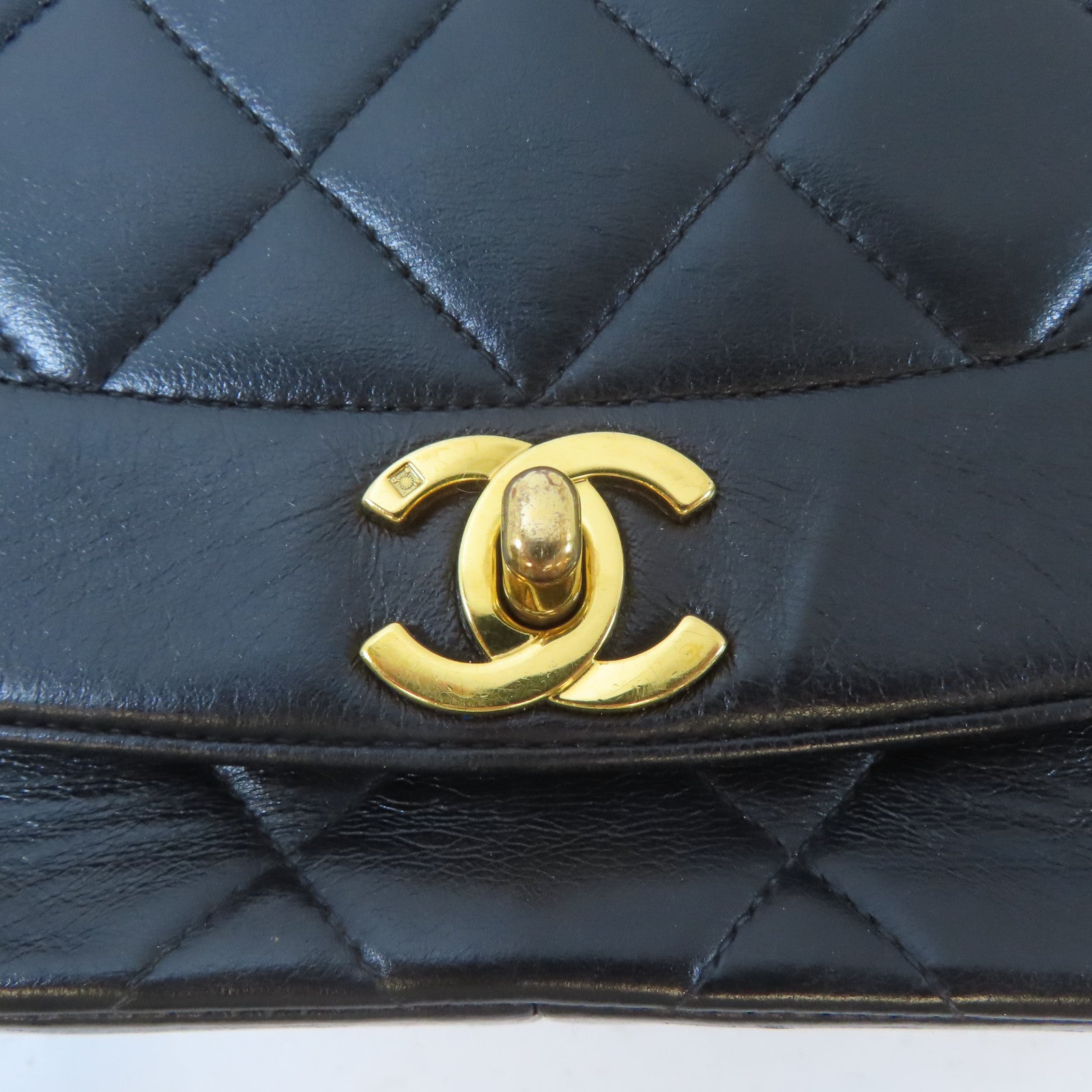 CHANEL 菱格羊皮皮革Diana金扣鏈帶肩背袋黑色