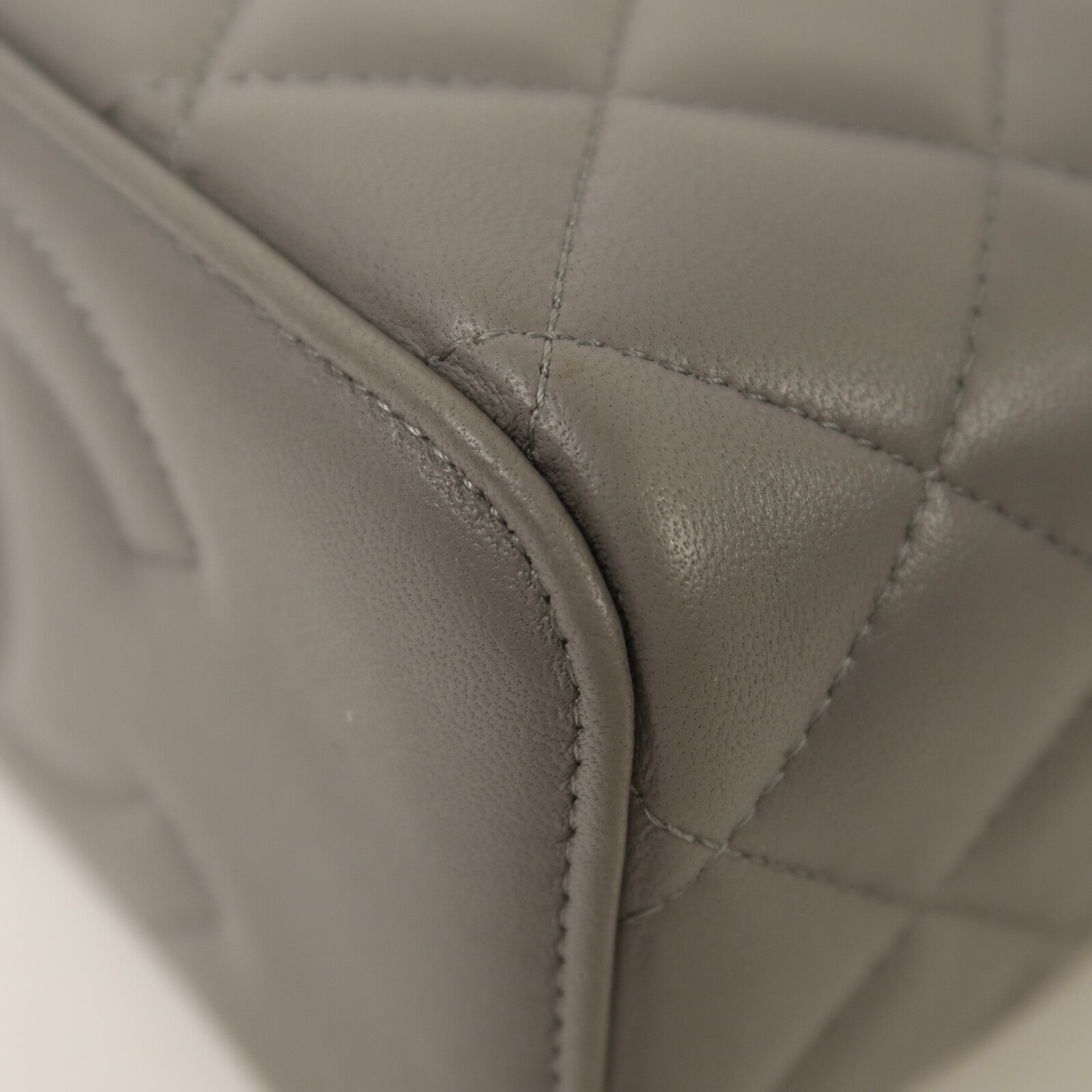 CHANEL 羊皮皮革Vanity Case金扣鏈帶手挽肩背兩用袋