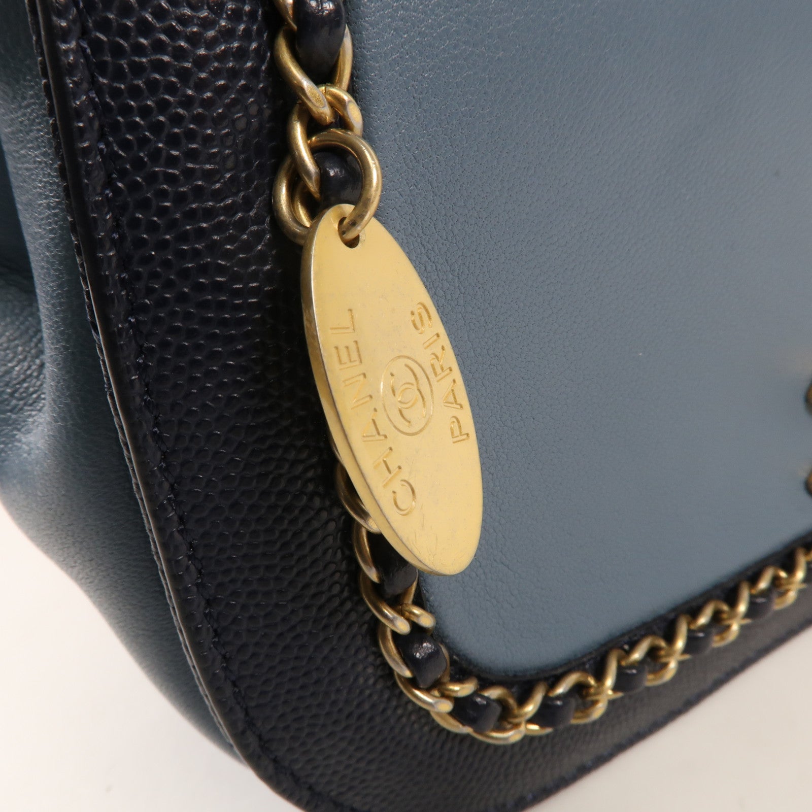 CHANEL 牛皮皮革Chain Shoulder金扣鏈帶肩背袋