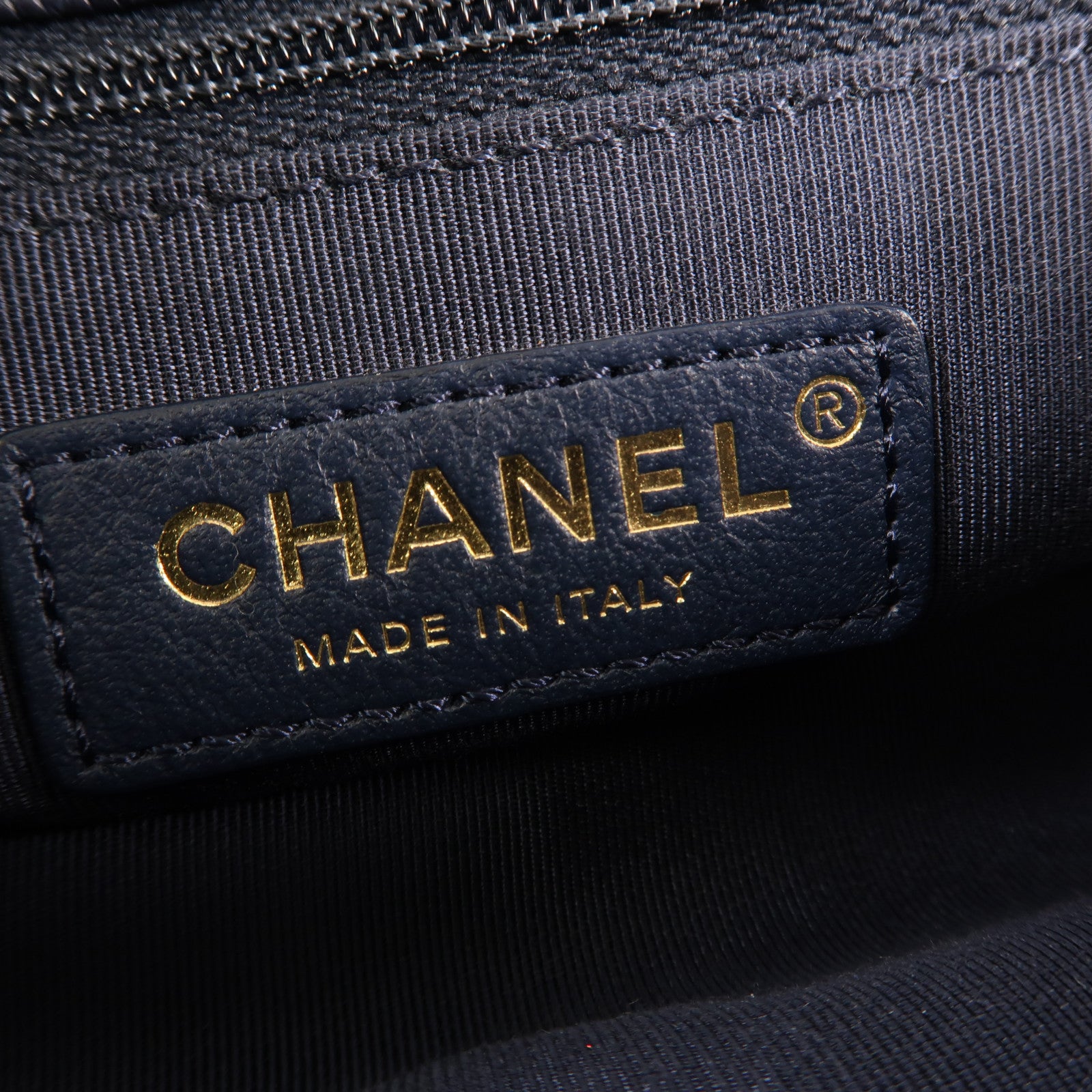 CHANEL 牛皮皮革Chain Shoulder金扣鏈帶肩背袋