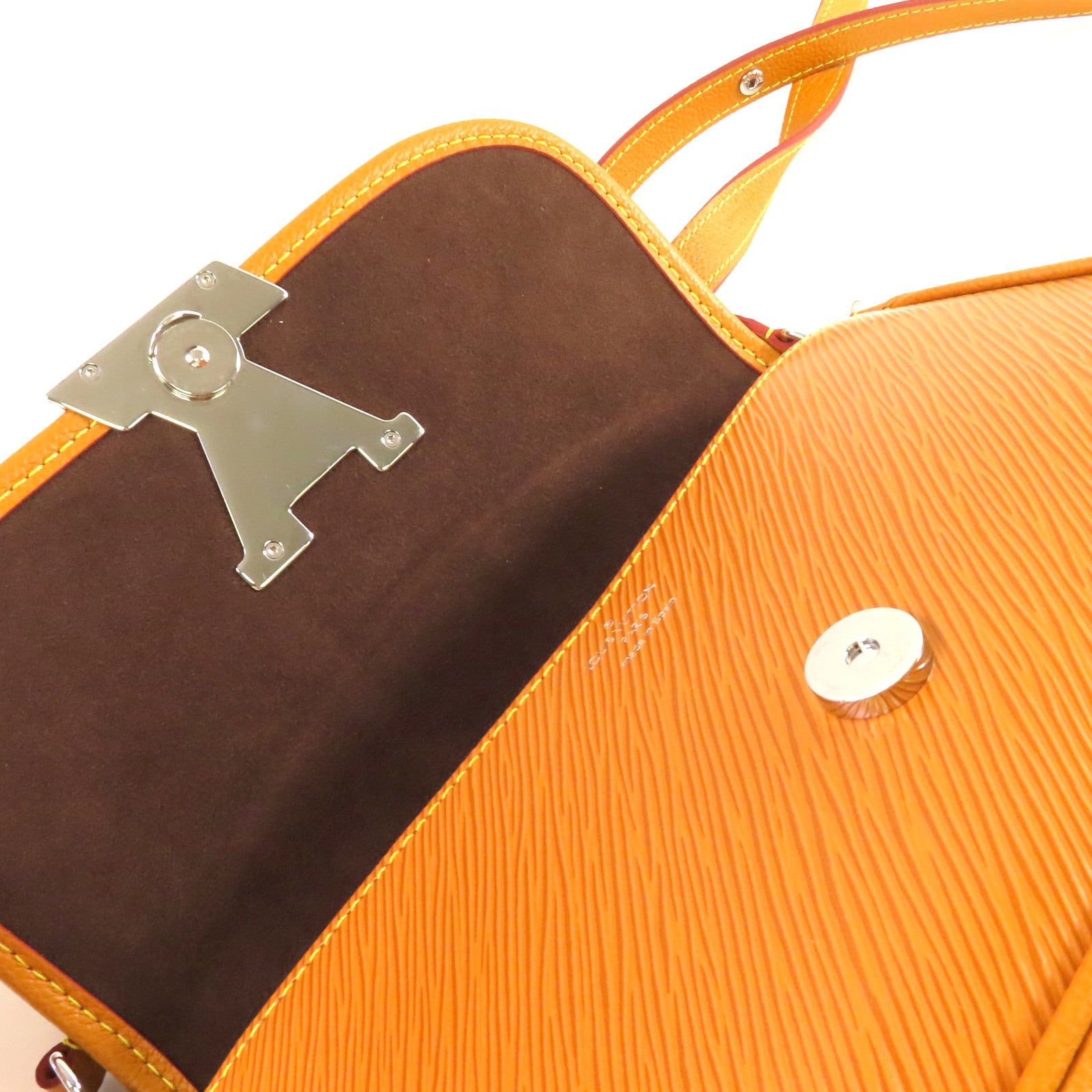 LOUIS VUITTON Epi Buci Shoulder Bag銀扣肩背袋蜜黃色