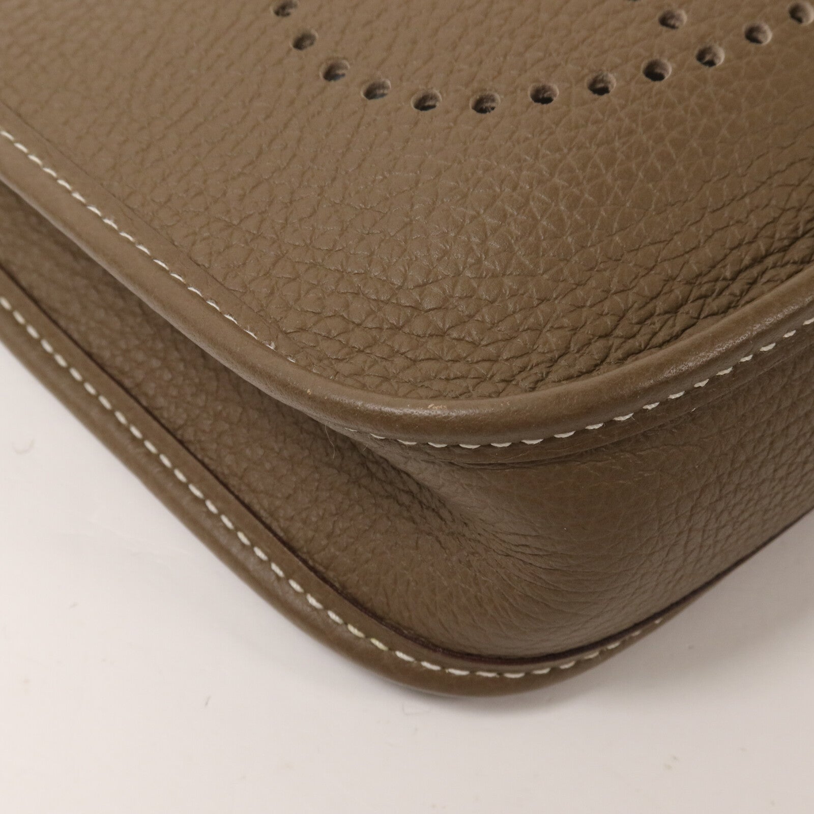HERMES Clemence皮革Evelyne TPM肩背袋Etoupe
