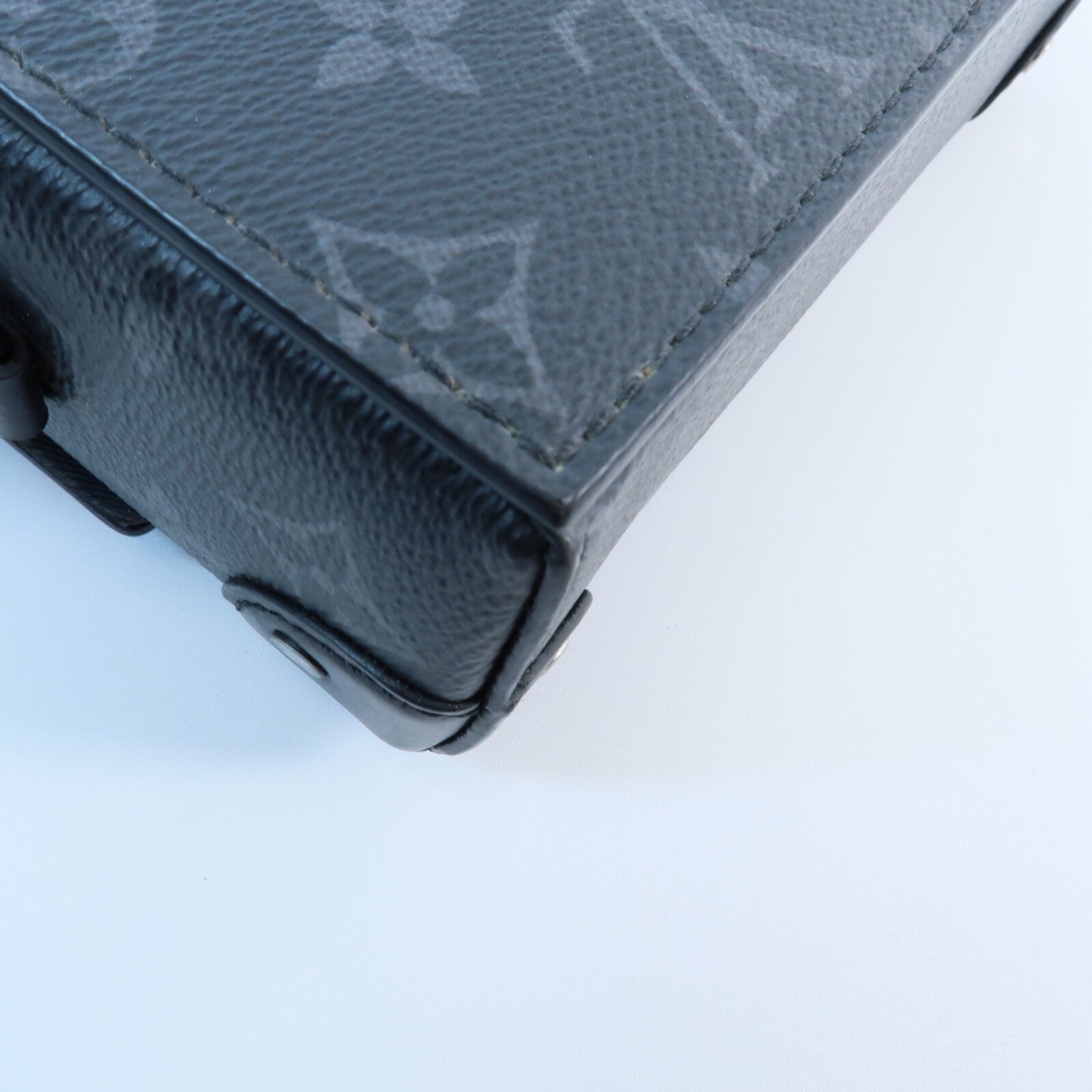 LOUIS VUITTON Monogram Eclipse Steamer Wearable Wallet肩背袋