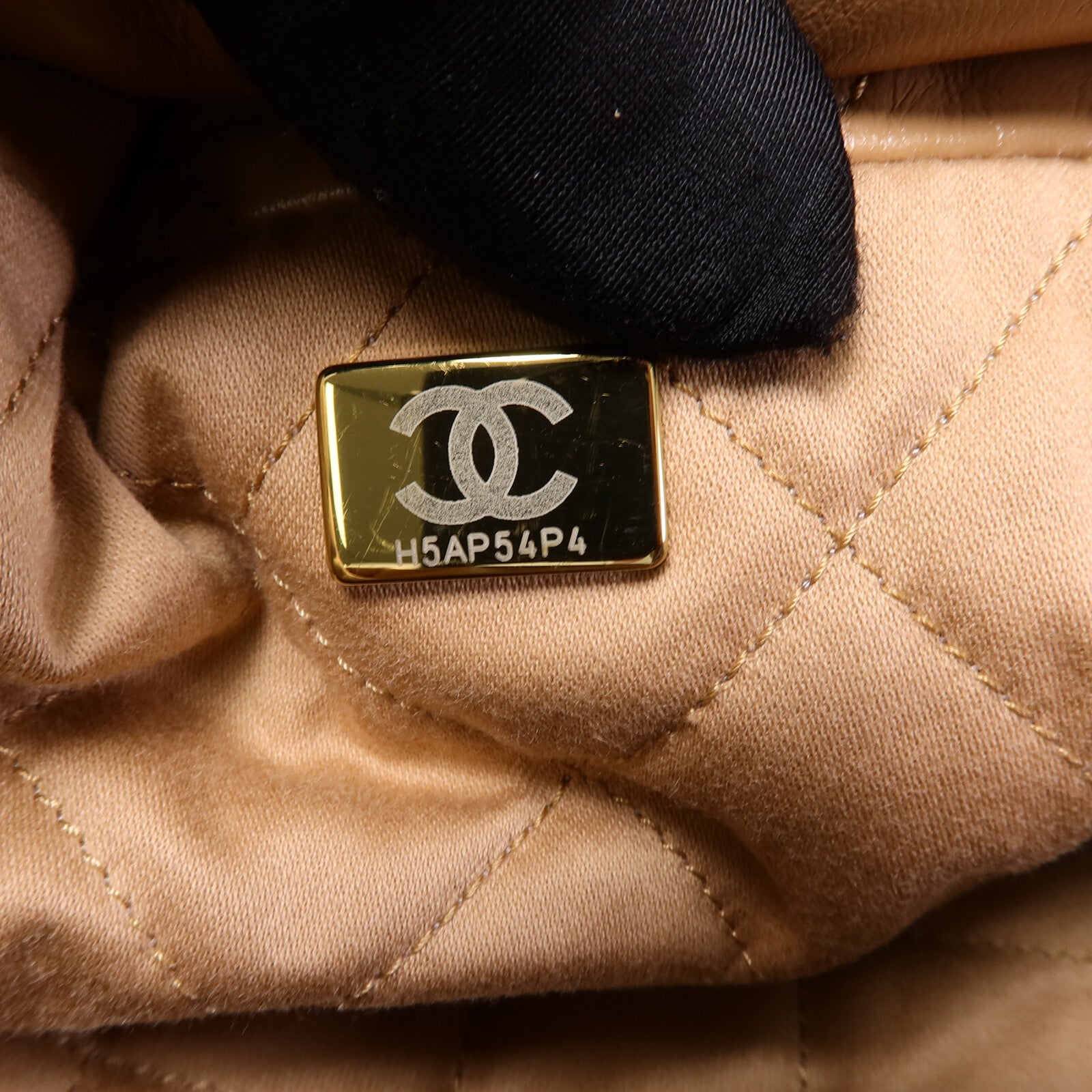 CHANEL 牛皮皮革Chanel 22 Small鏈帶肩背袋