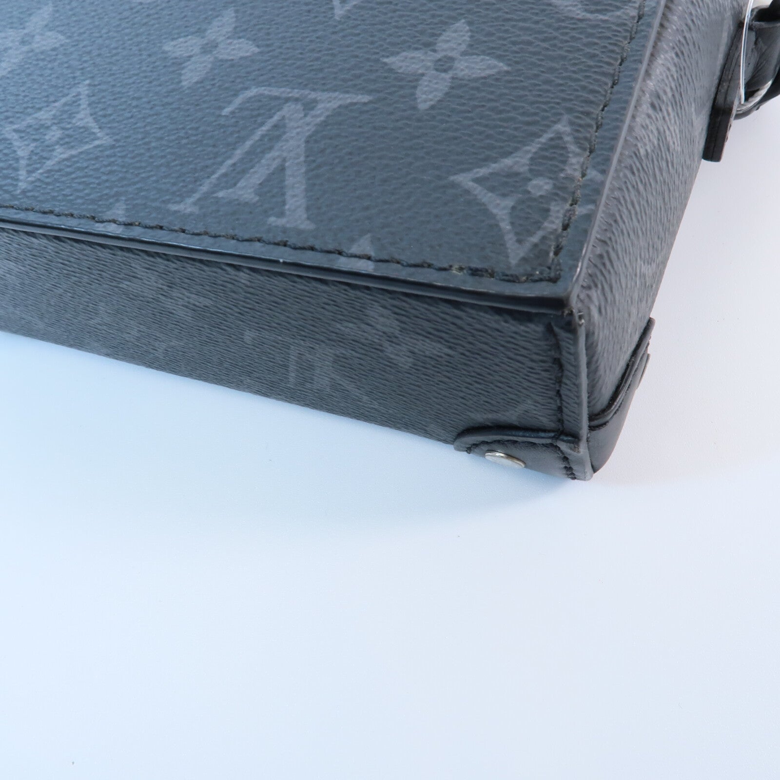 LOUIS VUITTON Monogram Eclipse Steamer Wearable Wallet肩背袋