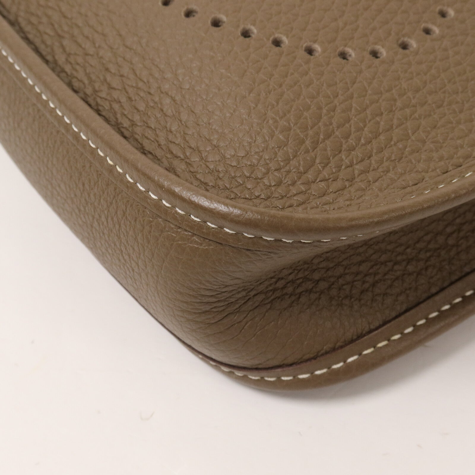HERMES Clemence皮革Evelyne TPM肩背袋Etoupe