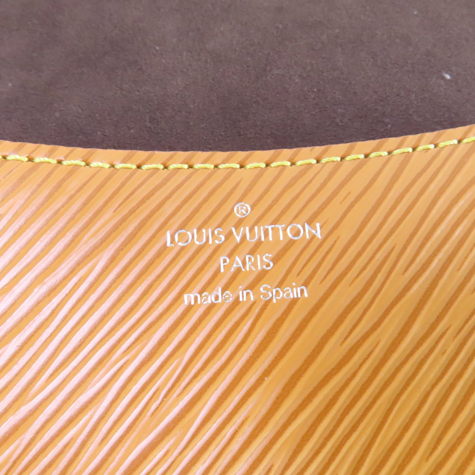 LOUIS VUITTON Epi Buci Shoulder Bag銀扣肩背袋蜜黃色