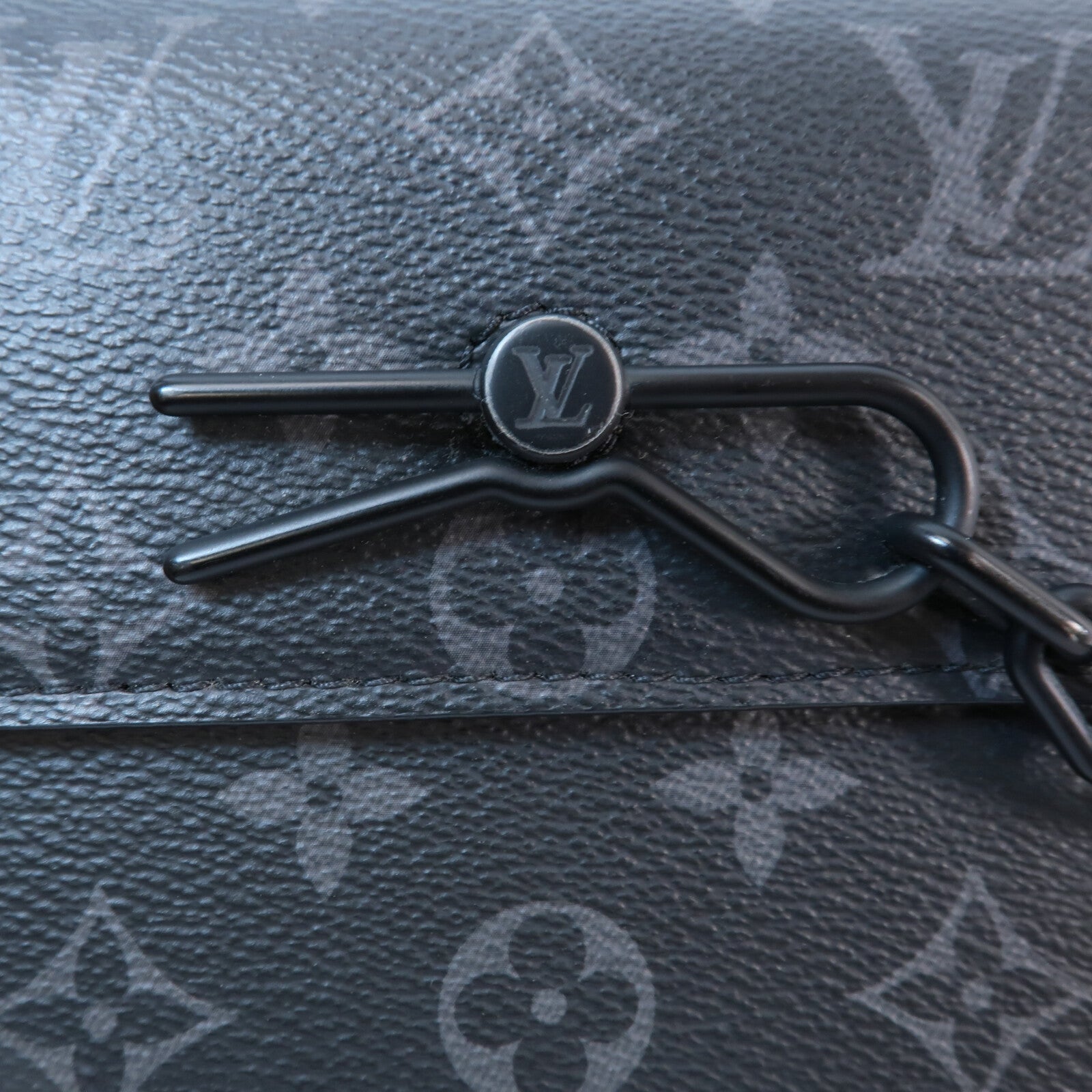 LOUIS VUITTON Monogram Eclipse Steamer Wearable Wallet肩背袋