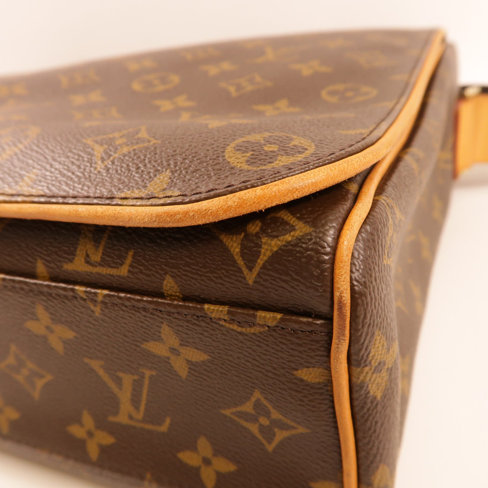 LOUIS VUITTON Monogram Abbesses金扣肩背袋