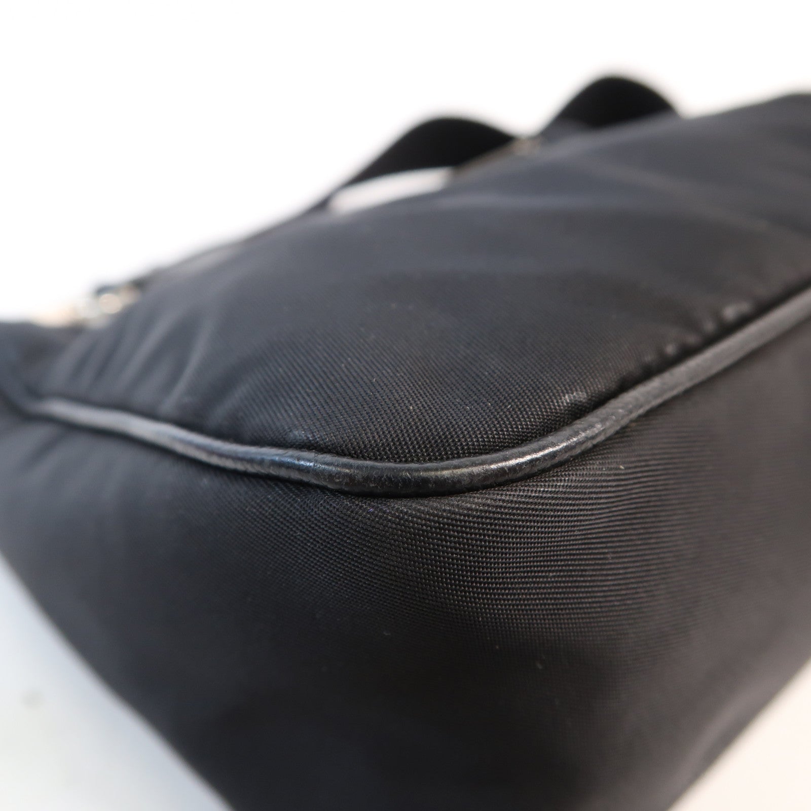 PRADA 尼龍Re-Edition 2005銀扣手挽肩背兩用袋