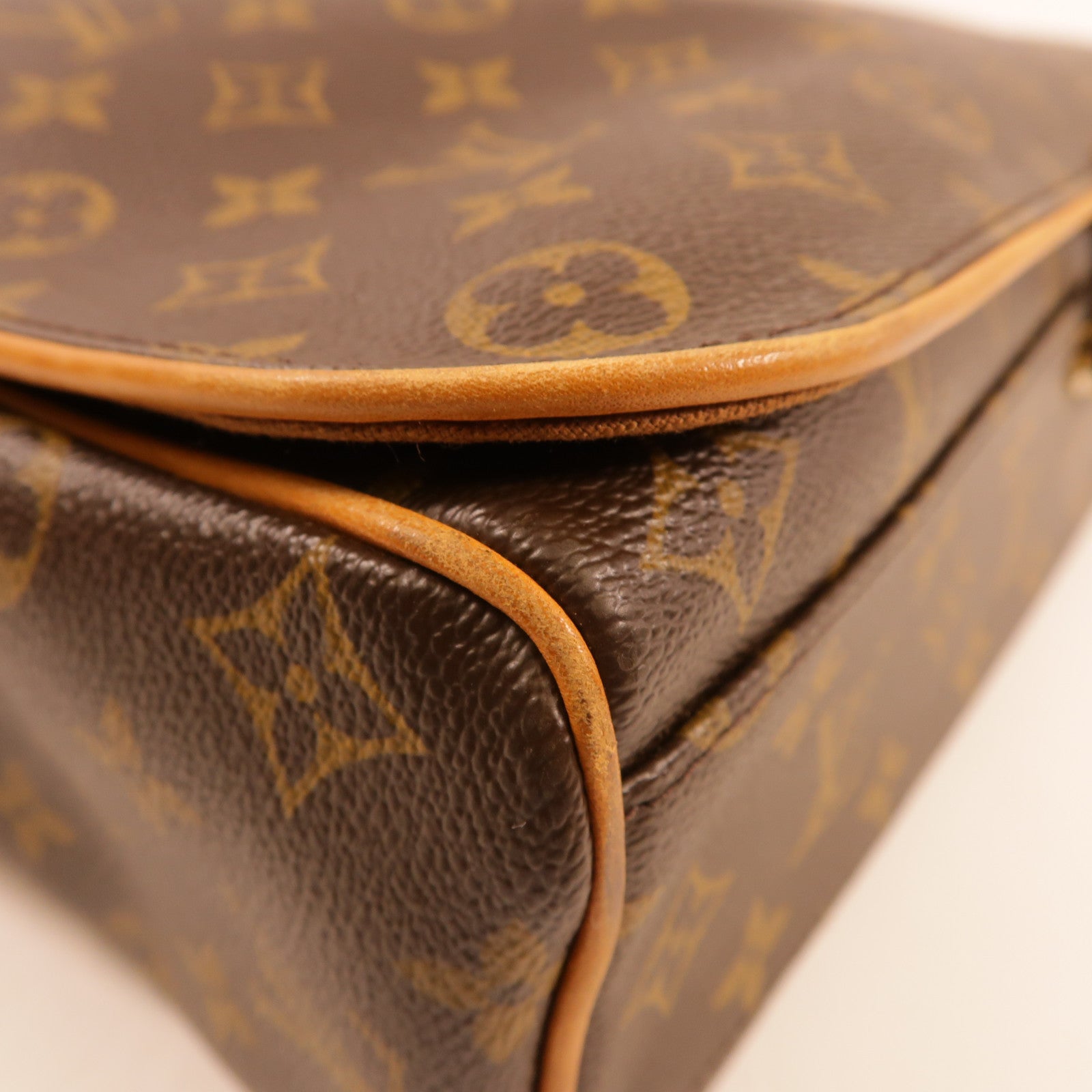 LOUIS VUITTON Monogram Abbesses金扣肩背袋