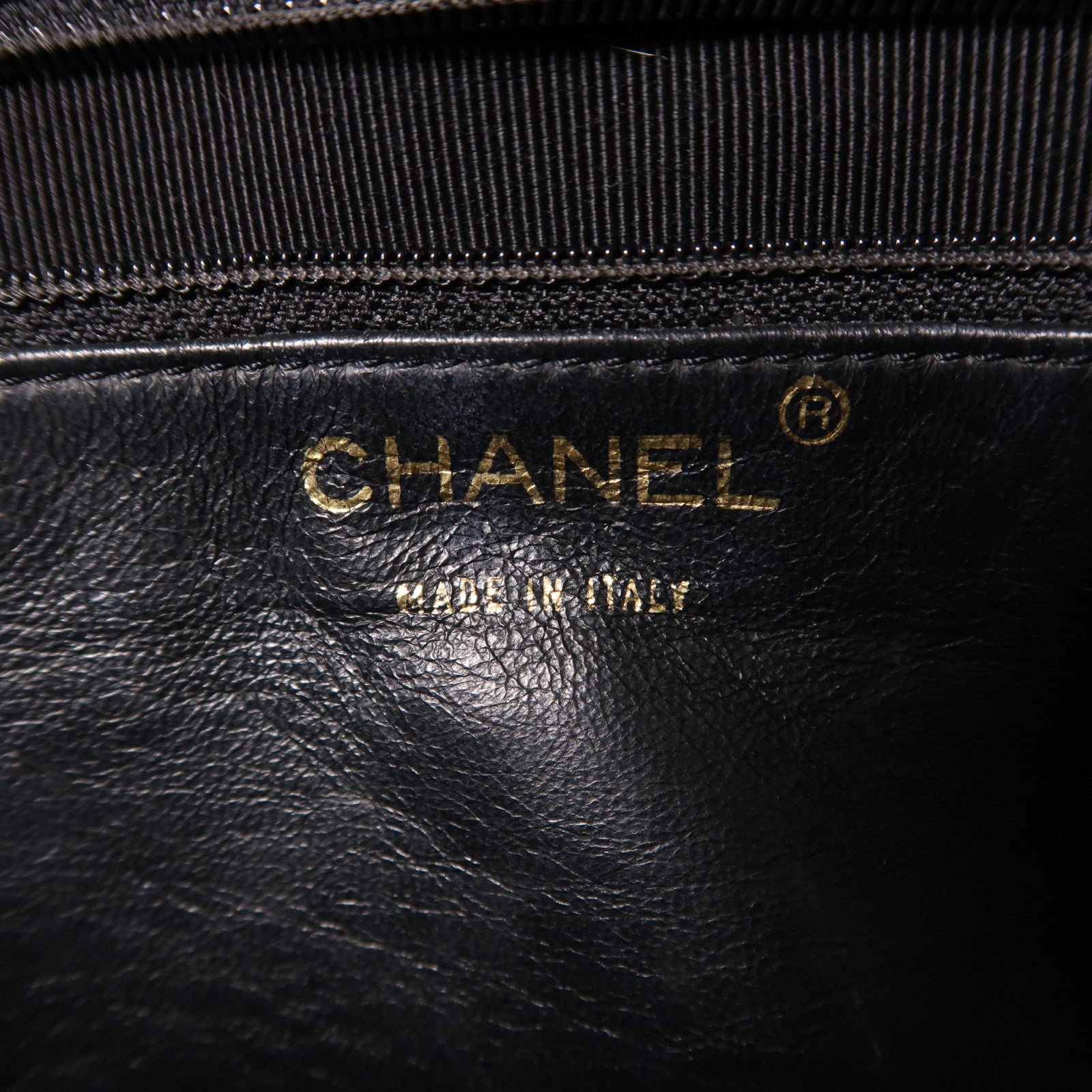 CHANEL 牛皮皮革Chain Shoulder金扣鏈帶肩背袋