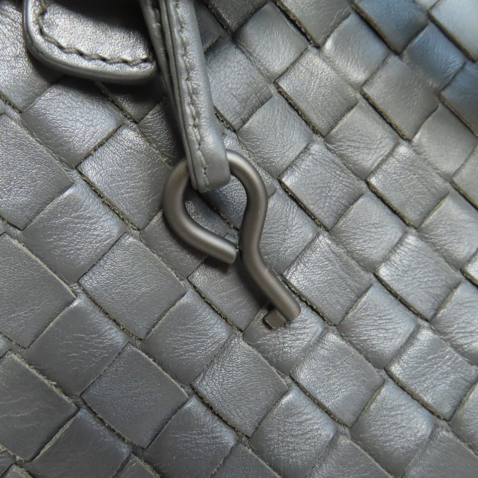 BOTTEGA VENETA 牛皮皮革Hand Bag銀扣手挽袋灰色