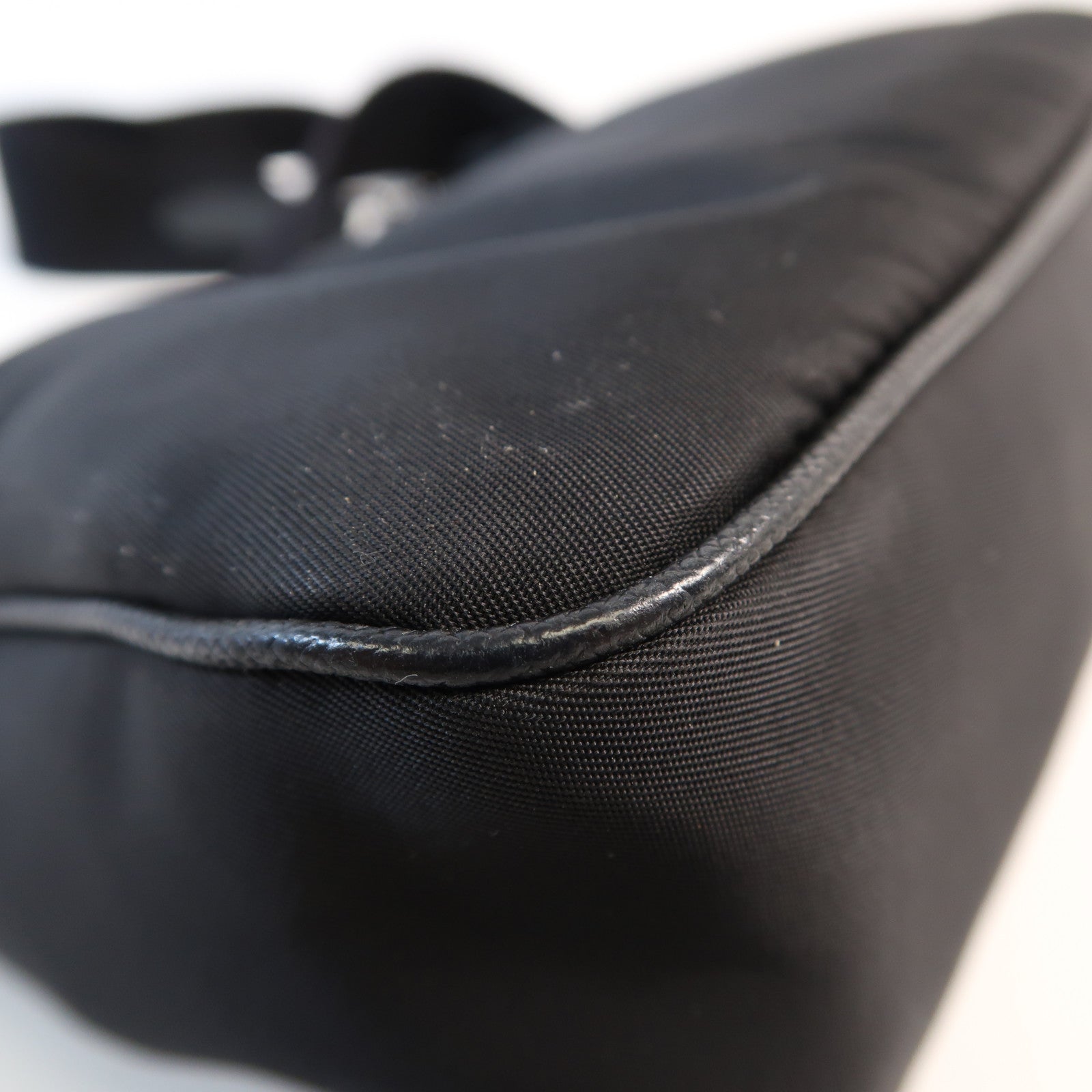 PRADA 尼龍Re-Edition 2005銀扣手挽肩背兩用袋