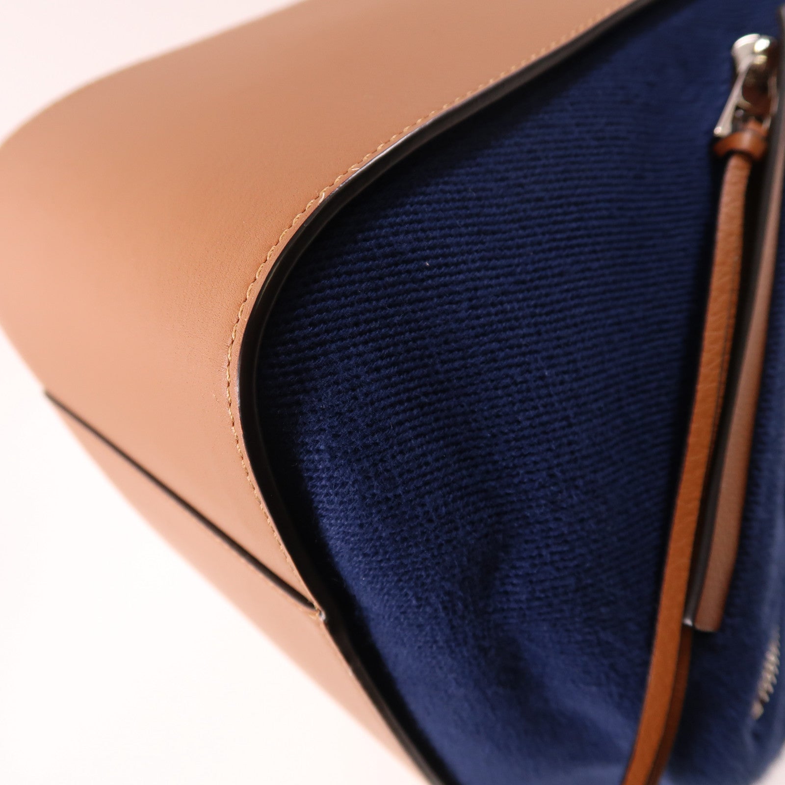 LOEWE 帆布/皮革Hammock銀扣肩背袋