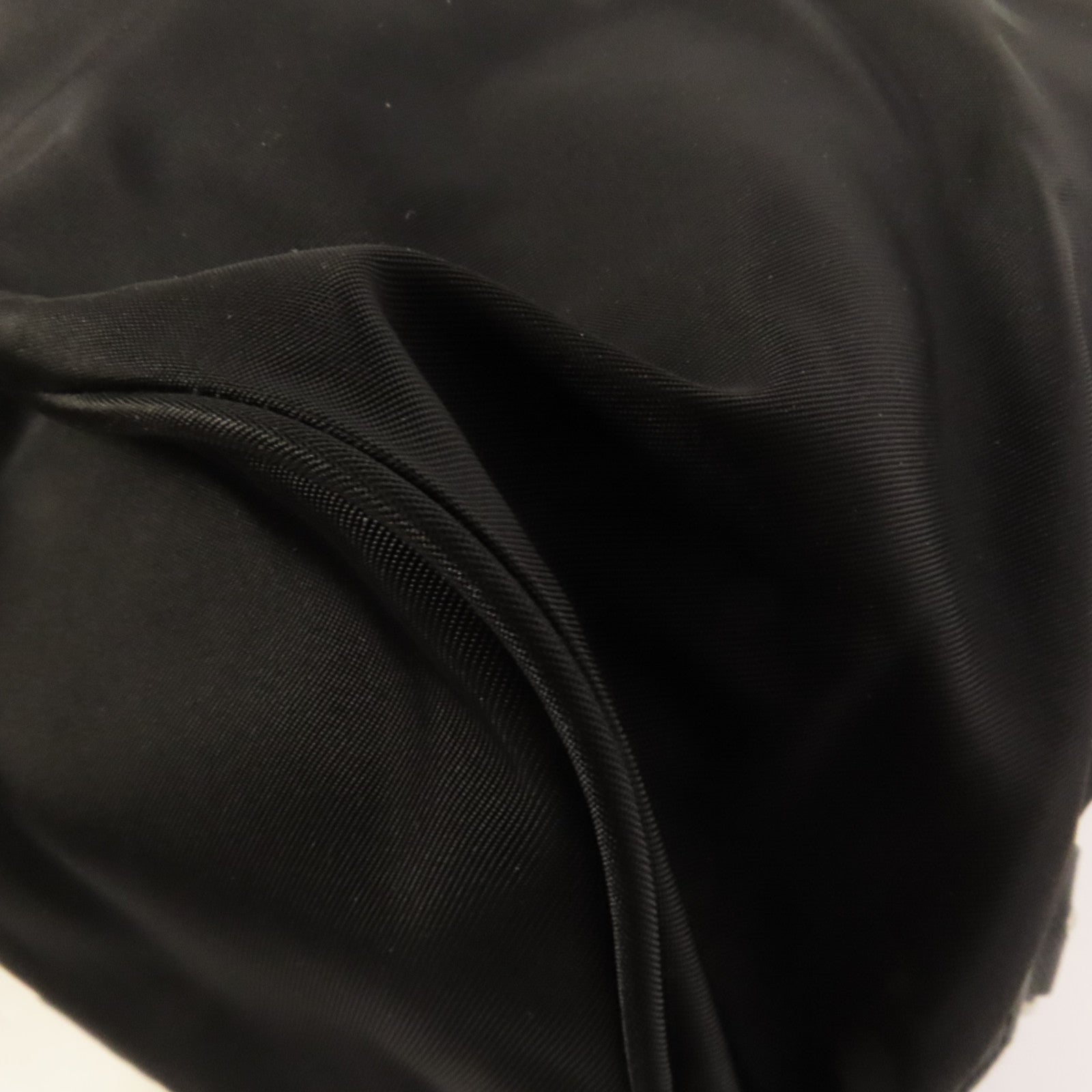 PRADA 尼龍Rucksack銀扣背包