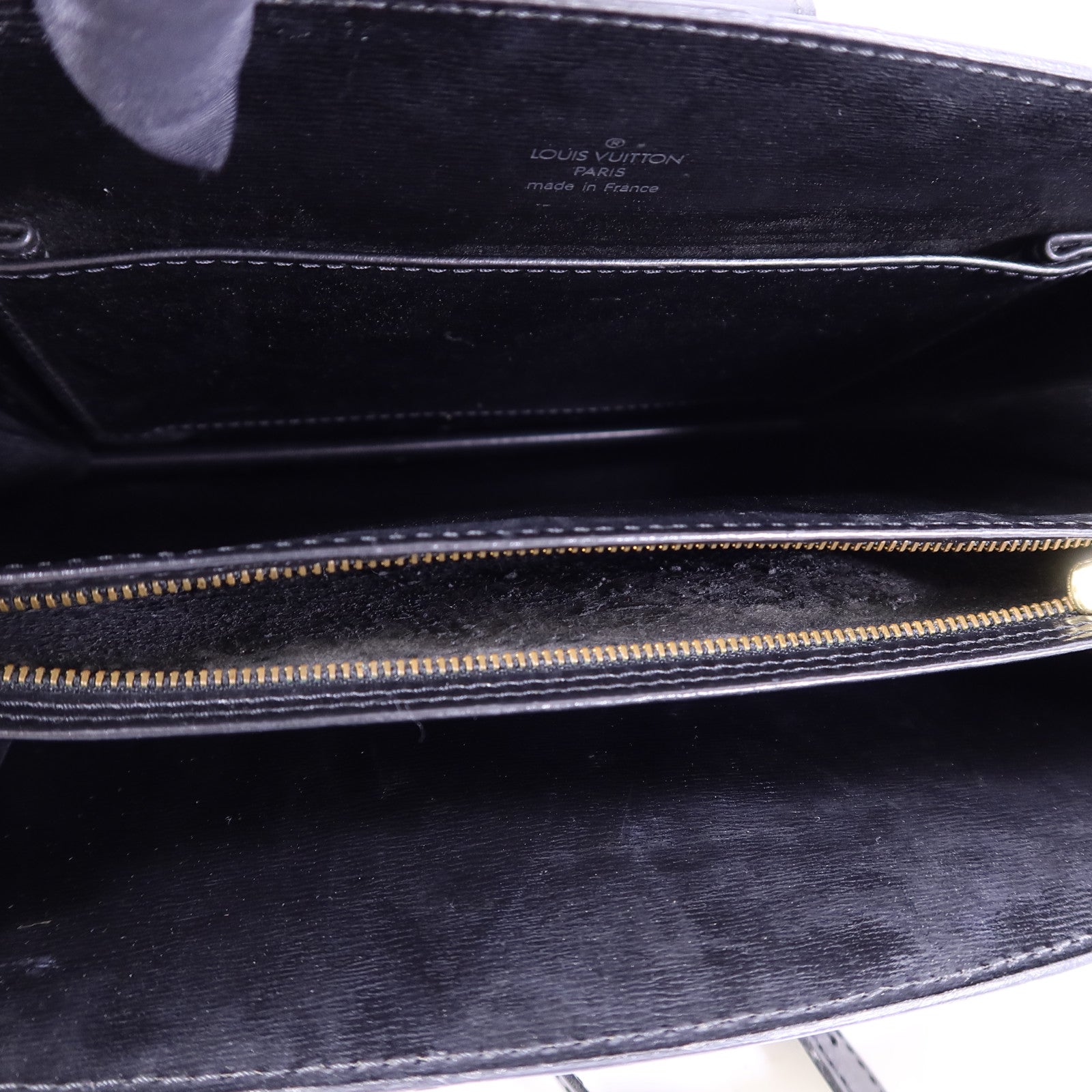 LOUIS VUITTON Epi Capuchin金扣肩背袋