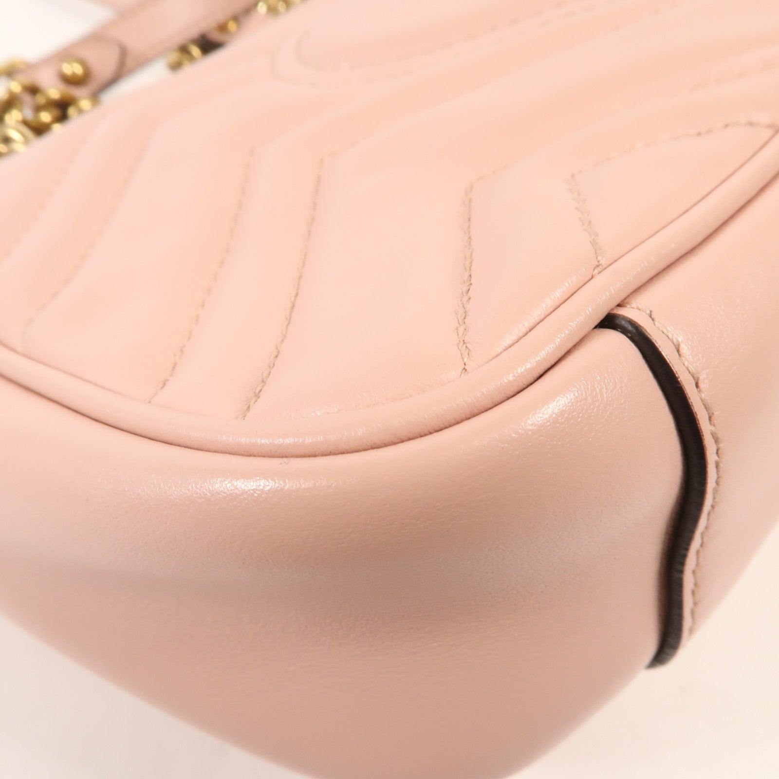 GUCCI 牛皮皮革GG Marmont金扣鏈帶肩背袋