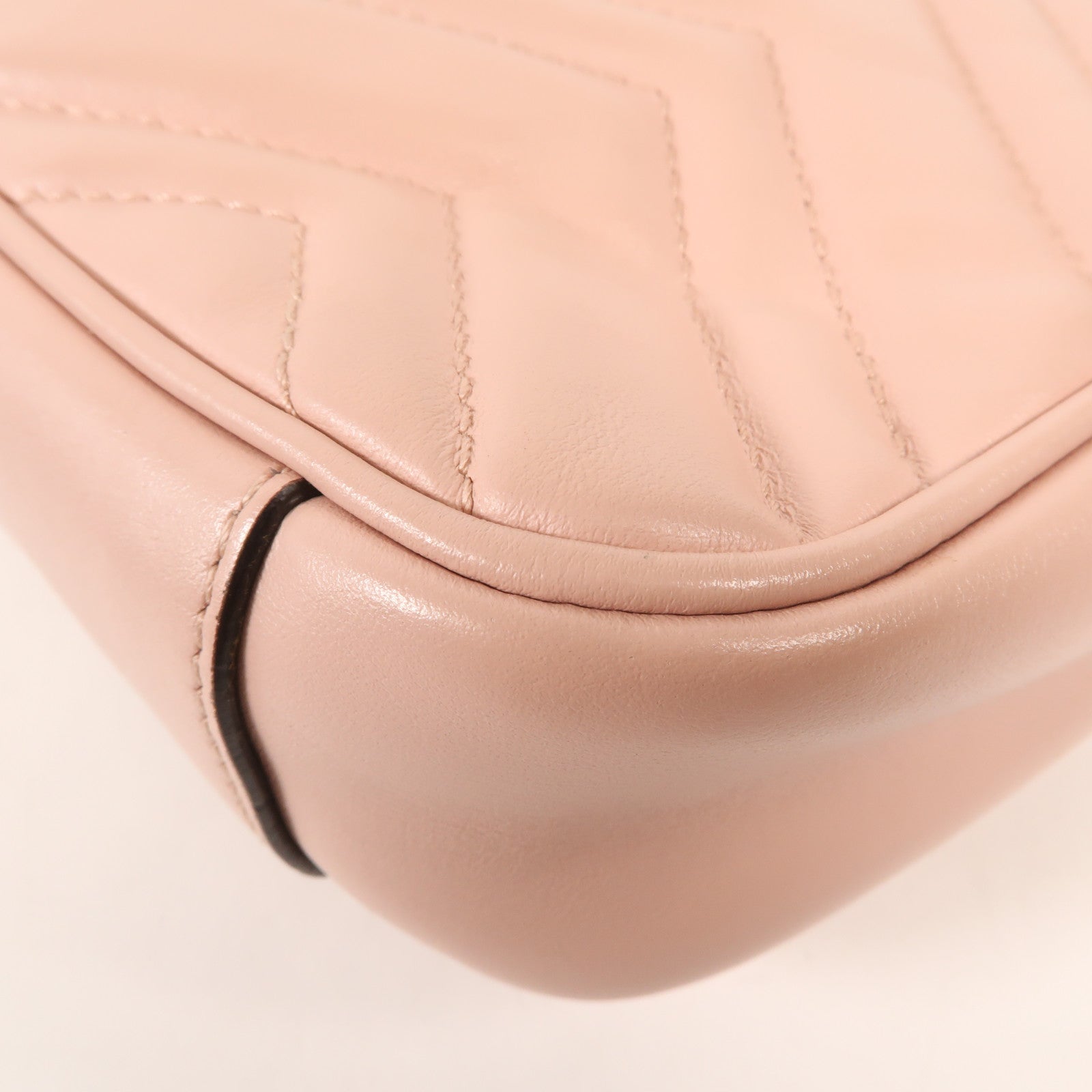 GUCCI 牛皮皮革GG Marmont金扣鏈帶肩背袋